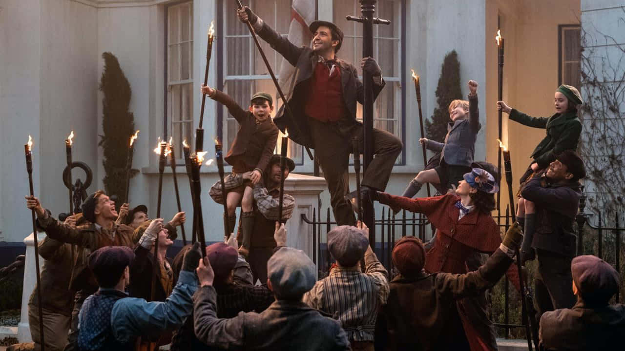 Mary Poppins Returns Lamppost Dance Scene Wallpaper