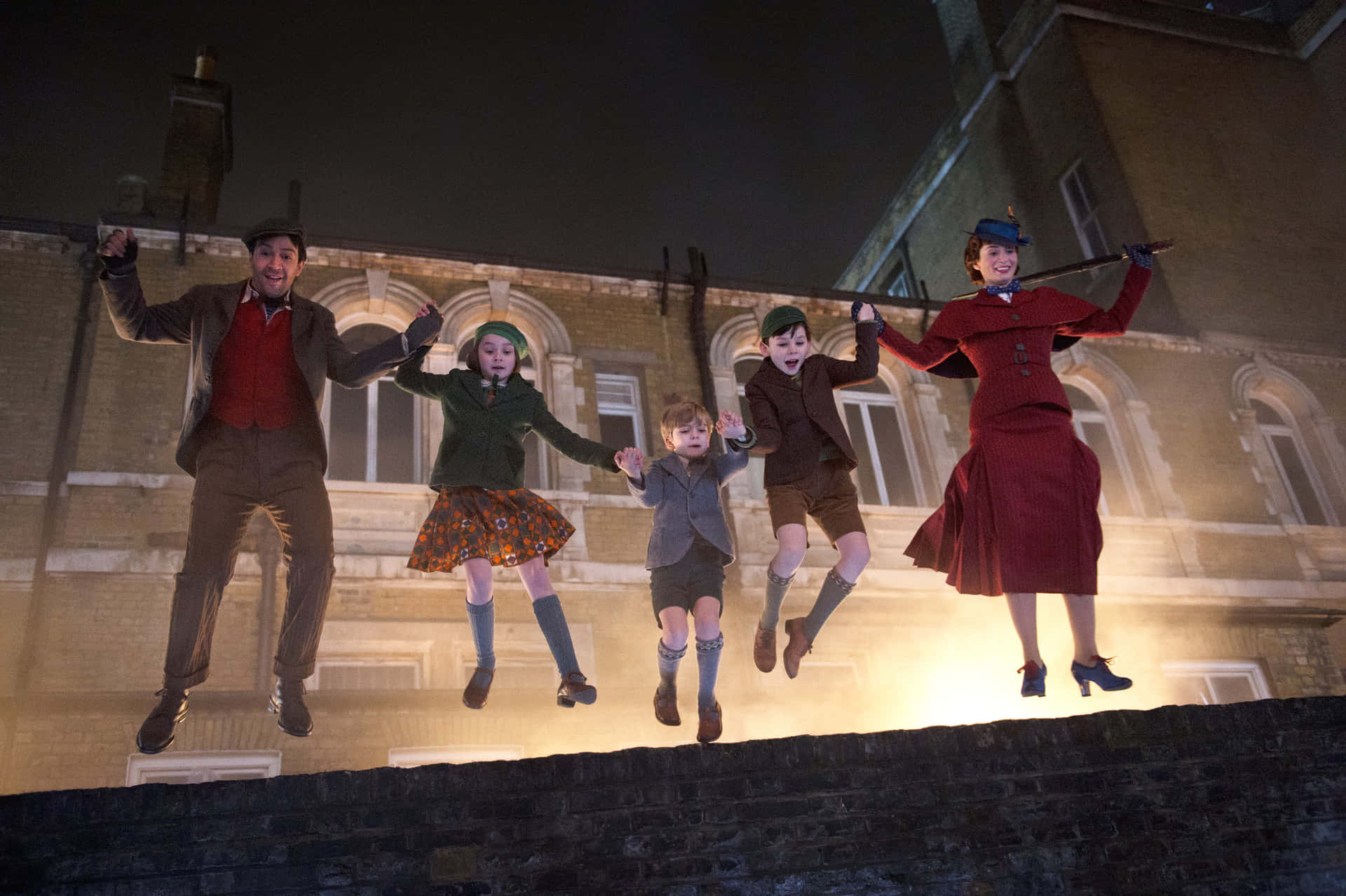 Mary Poppins Returns Levitation Scene Wallpaper