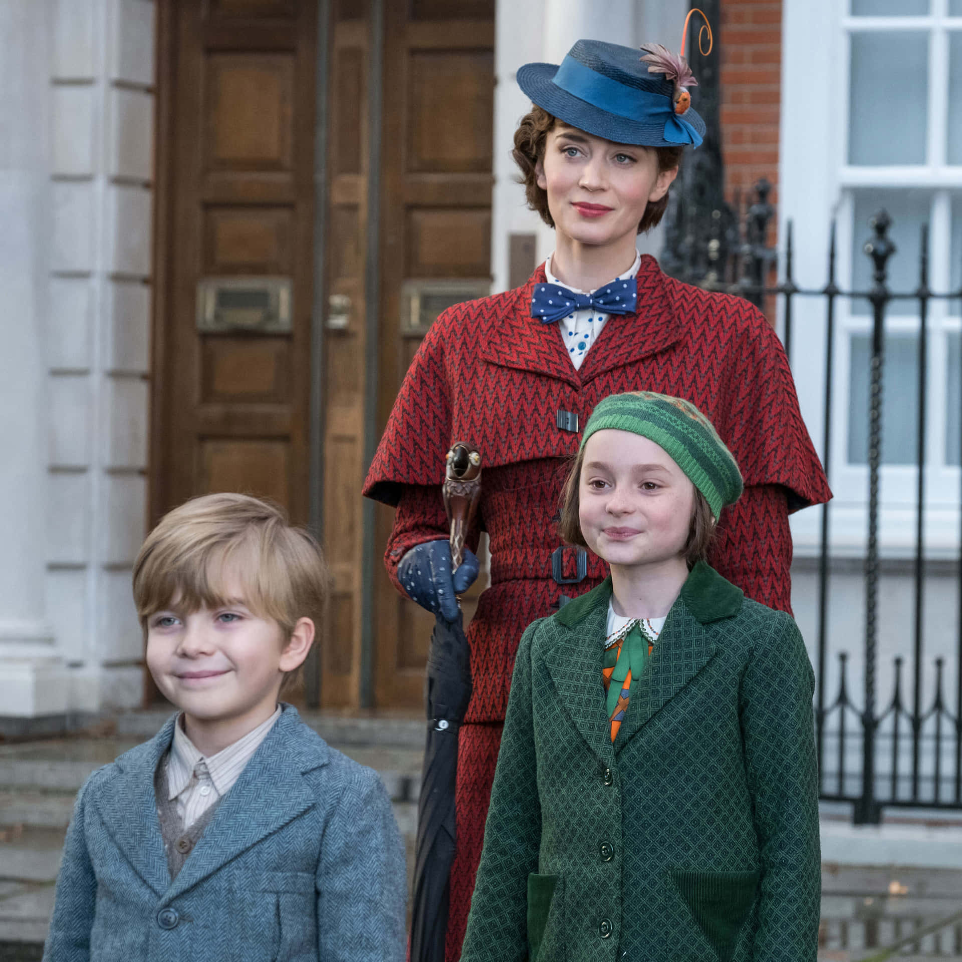 Mary Poppins Returns With Children Wallpaper