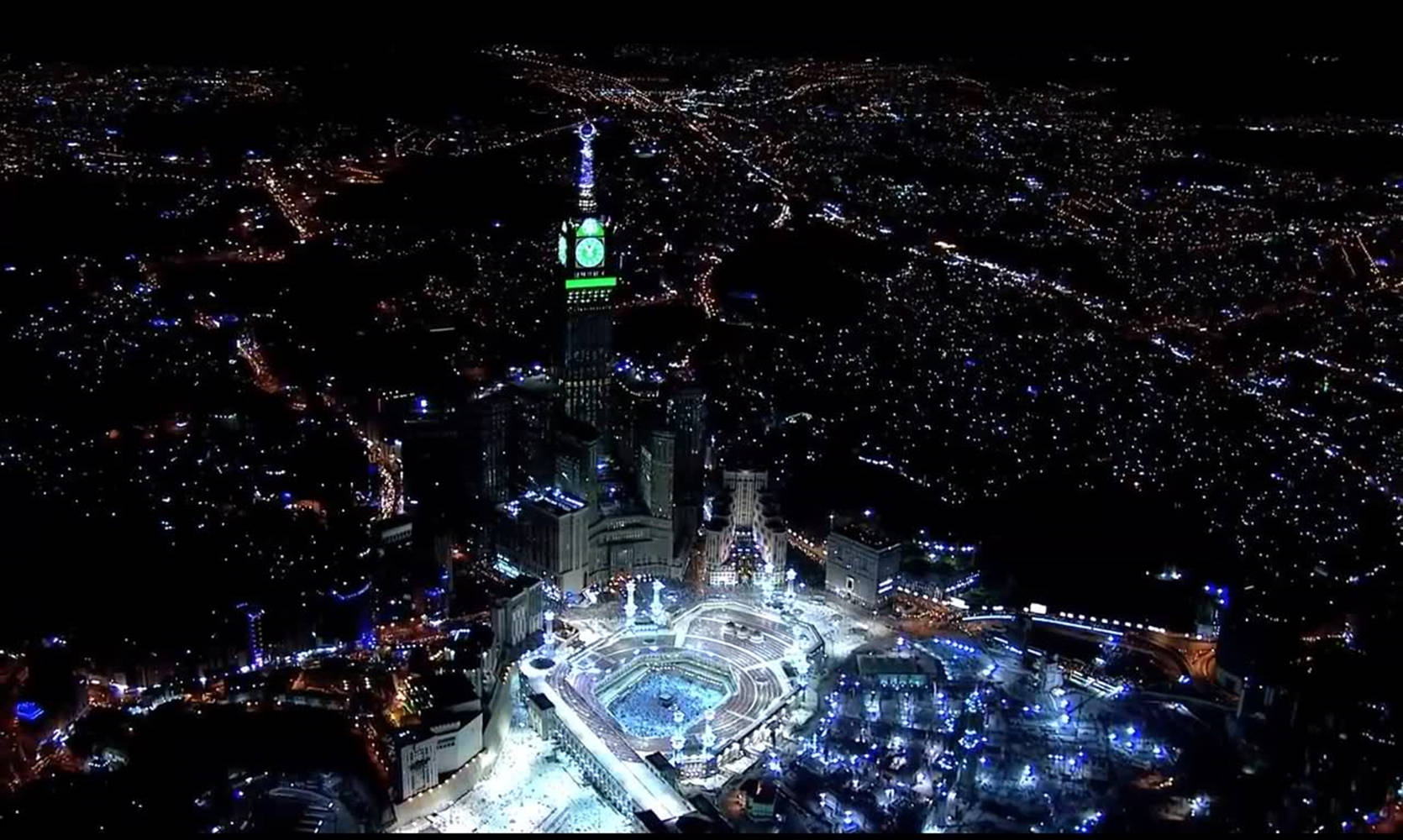 Mesmerizing Night View of Masjid Al-Haram, Makkah HD Wallpaper