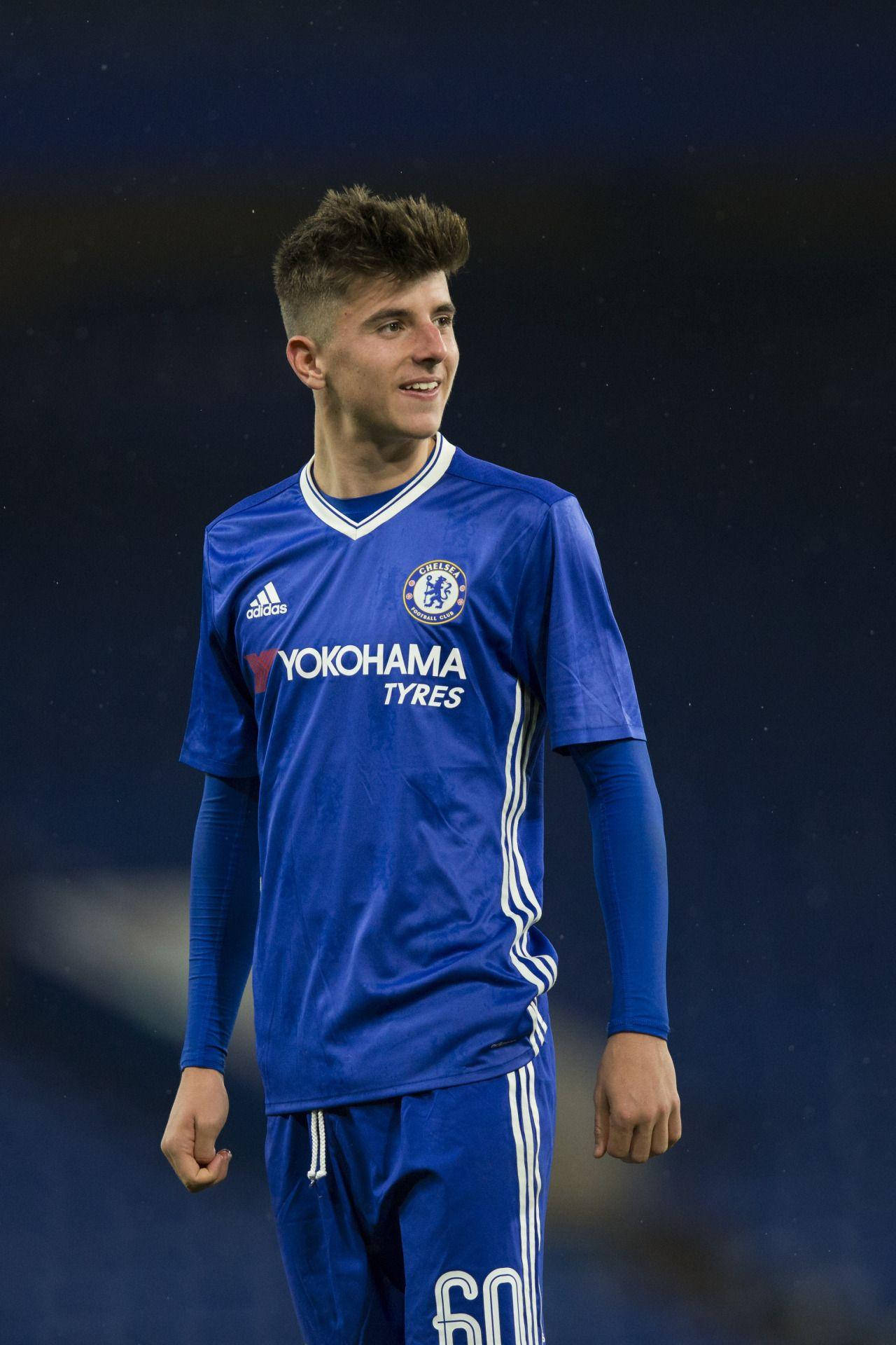 Mason Mount Smiling And Looking Right Background