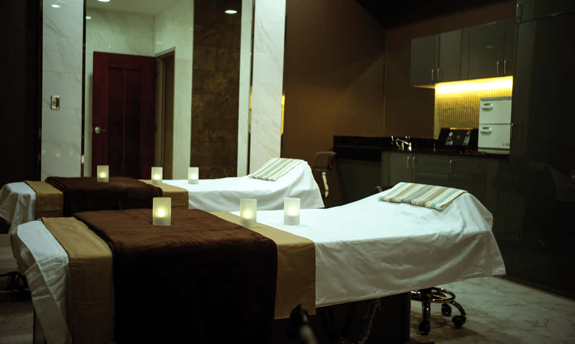 Unwind and Relax in an Elegant Massage Room