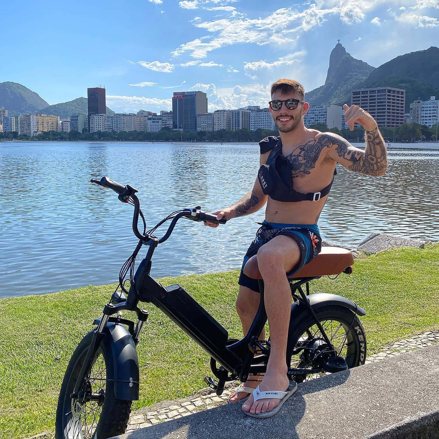 Matheus Nicolau On A Bike Background