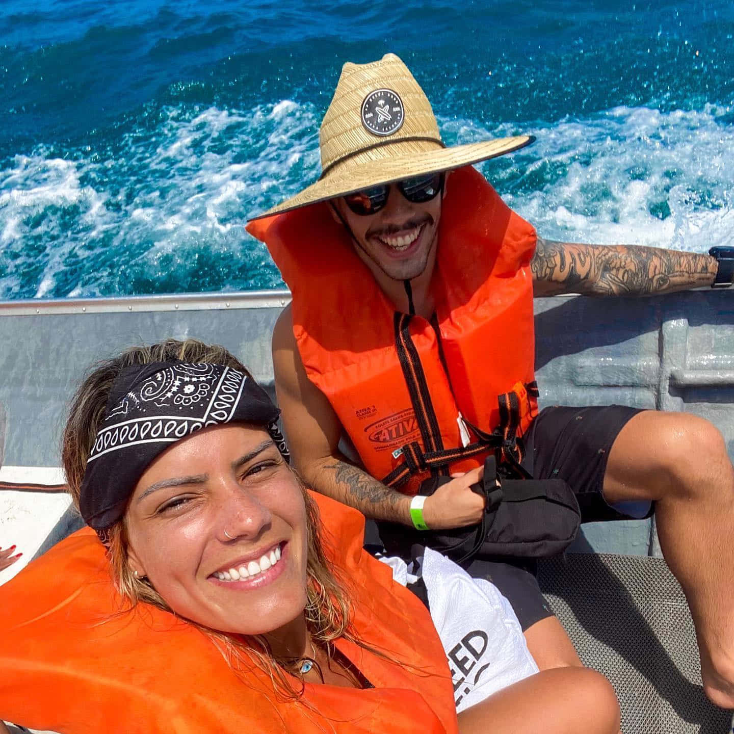 Matheus Nicolau med hustru på båd cruise wallpaper Wallpaper
