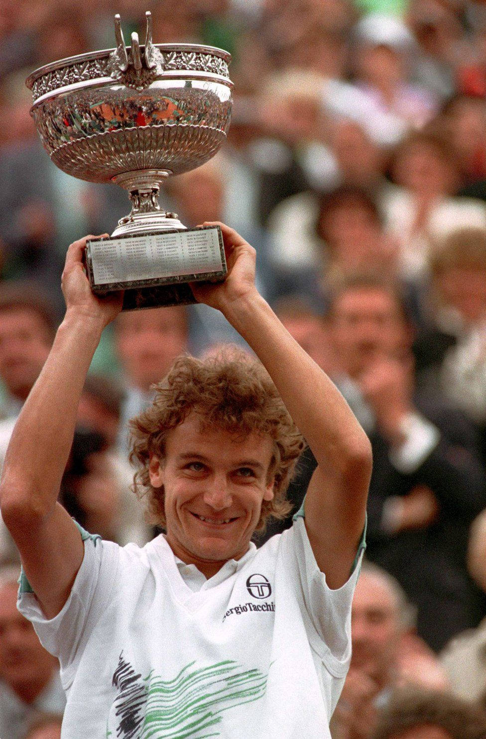 Mats Wilander Roland Garros 1988 Trophy Wallpaper
