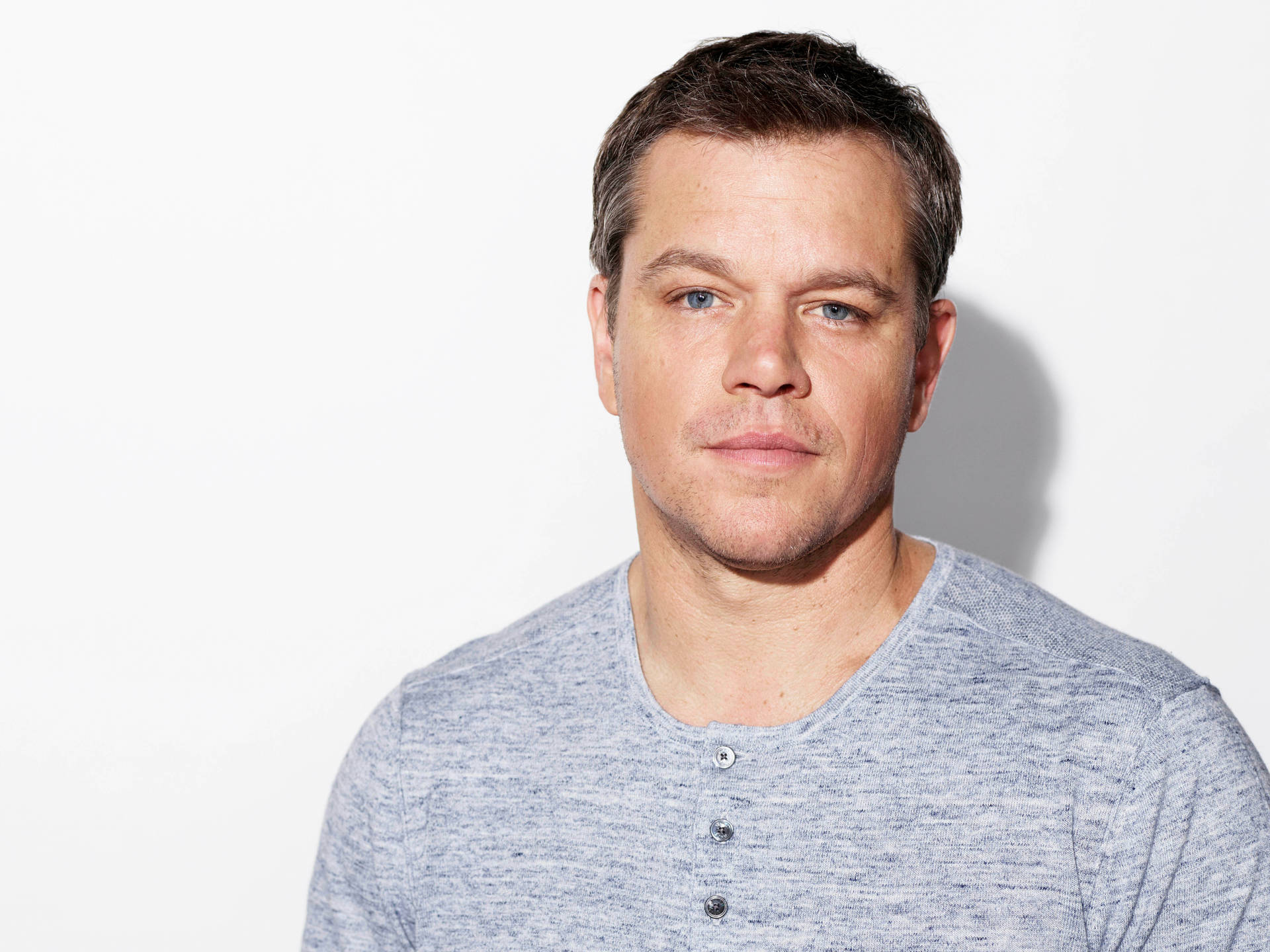 Matt Damon øje-niveau skud eksklusiv cremet tapet Wallpaper
