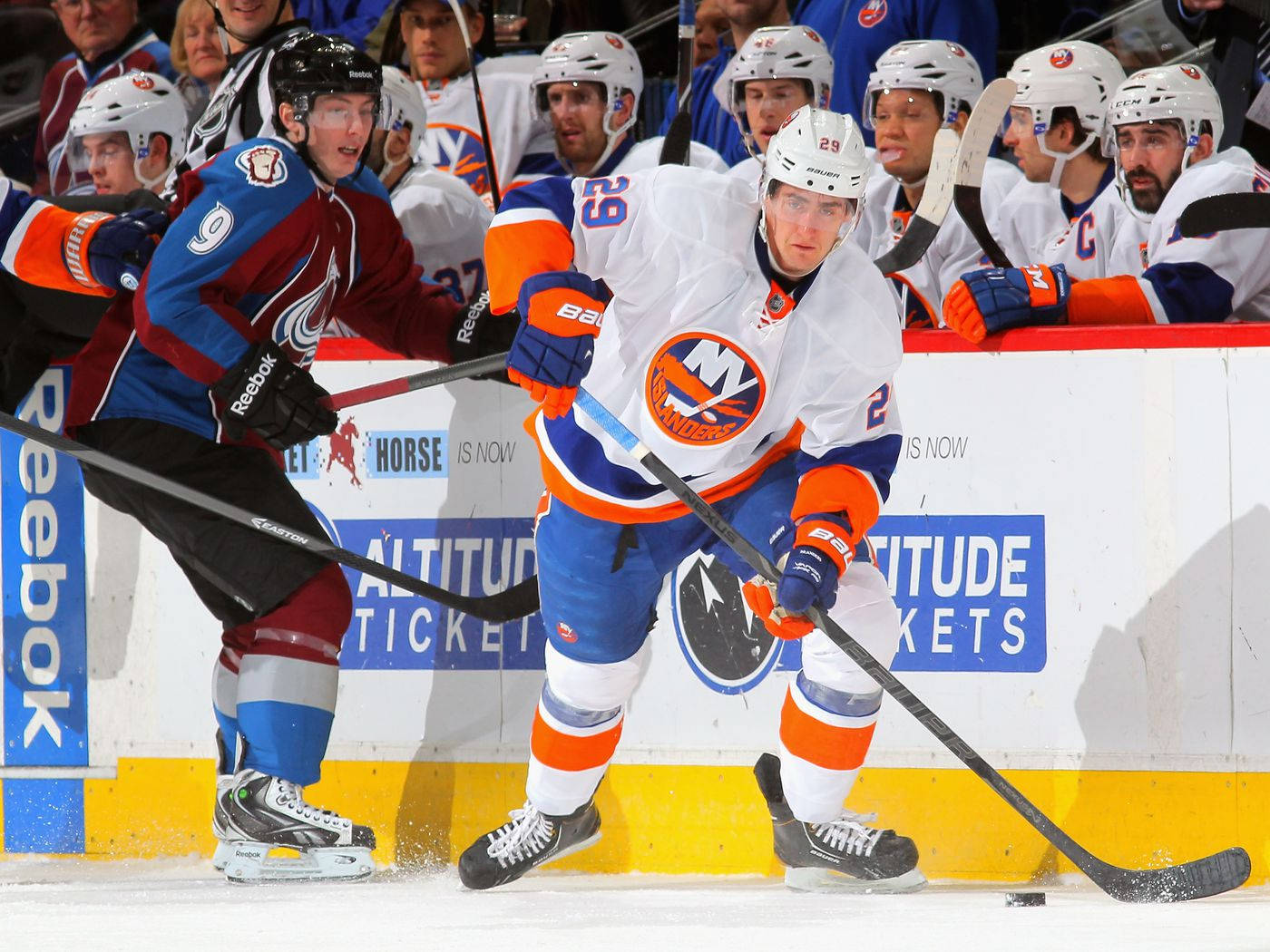 Mattduchene Is A Professional Ice Hockey Player. The Islanders Refers To The New York Islanders, A Professional Ice Hockey Team. Fondo de pantalla