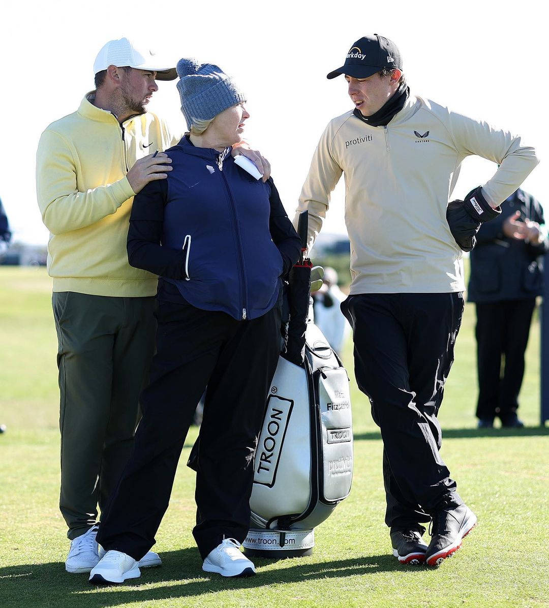 Matt Fitzpatrick Talking With Mom And Brother Wallpaper