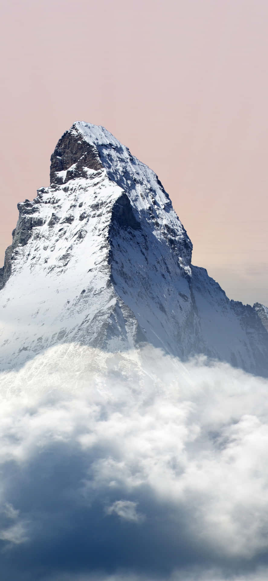 Montagnamatterhorn Sopra Le Nuvole Sfondo
