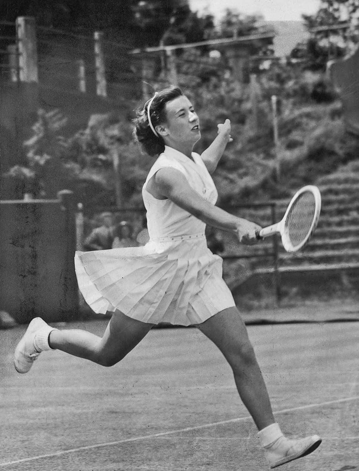 Maureen Connolly On The Tennis Court Wallpaper