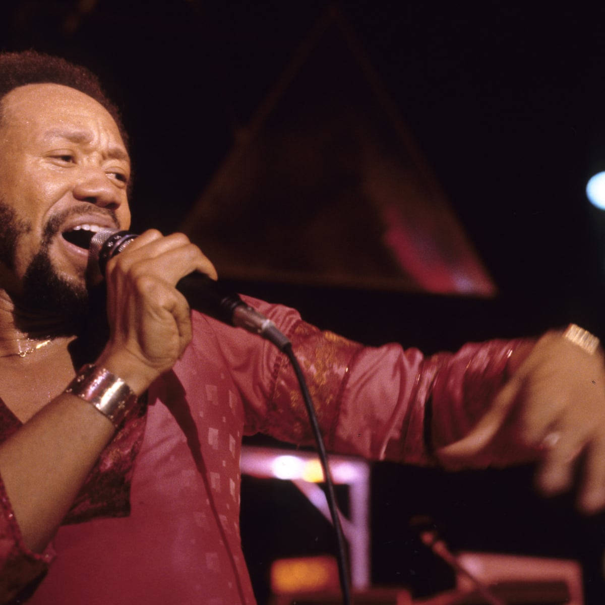 Mauricewhite Från Earth, Wind And Fire. Wallpaper