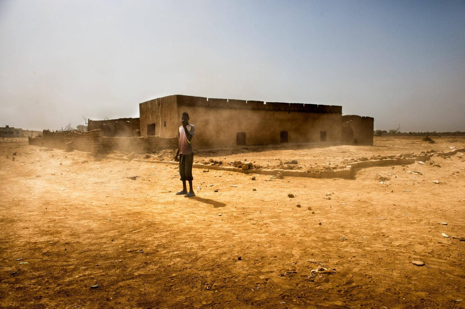 Mauritaniahombre En Pie Fondo de pantalla