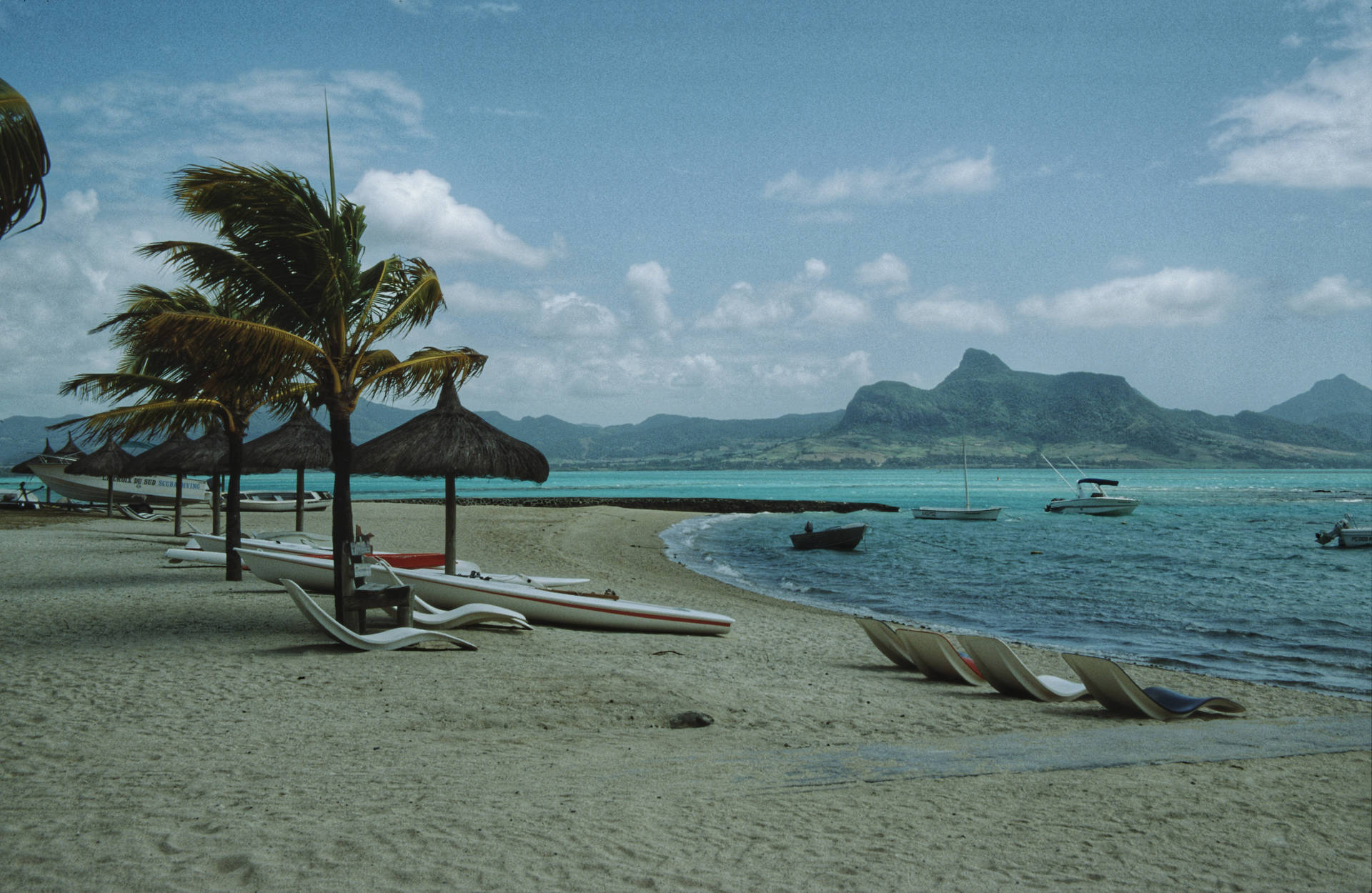 Mauritiusstrand Med Båtar Wallpaper