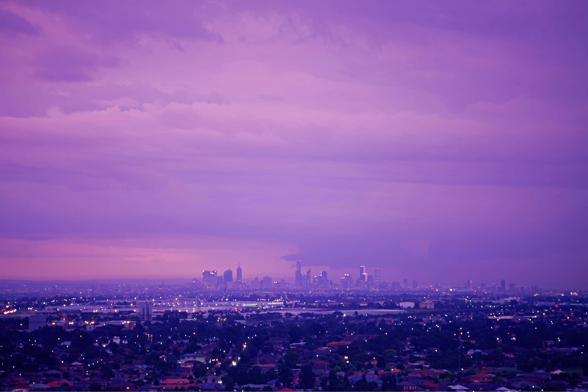 Mauve Skyline Dusk View Wallpaper