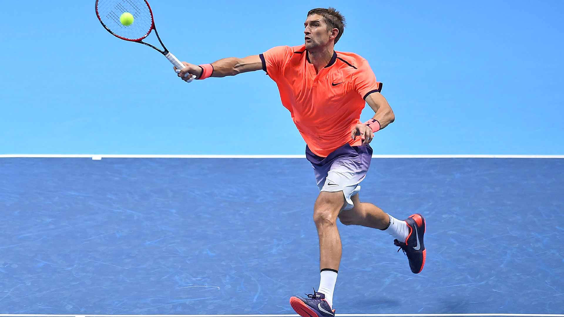 Max Mirnyi With Light Stroke Wallpaper