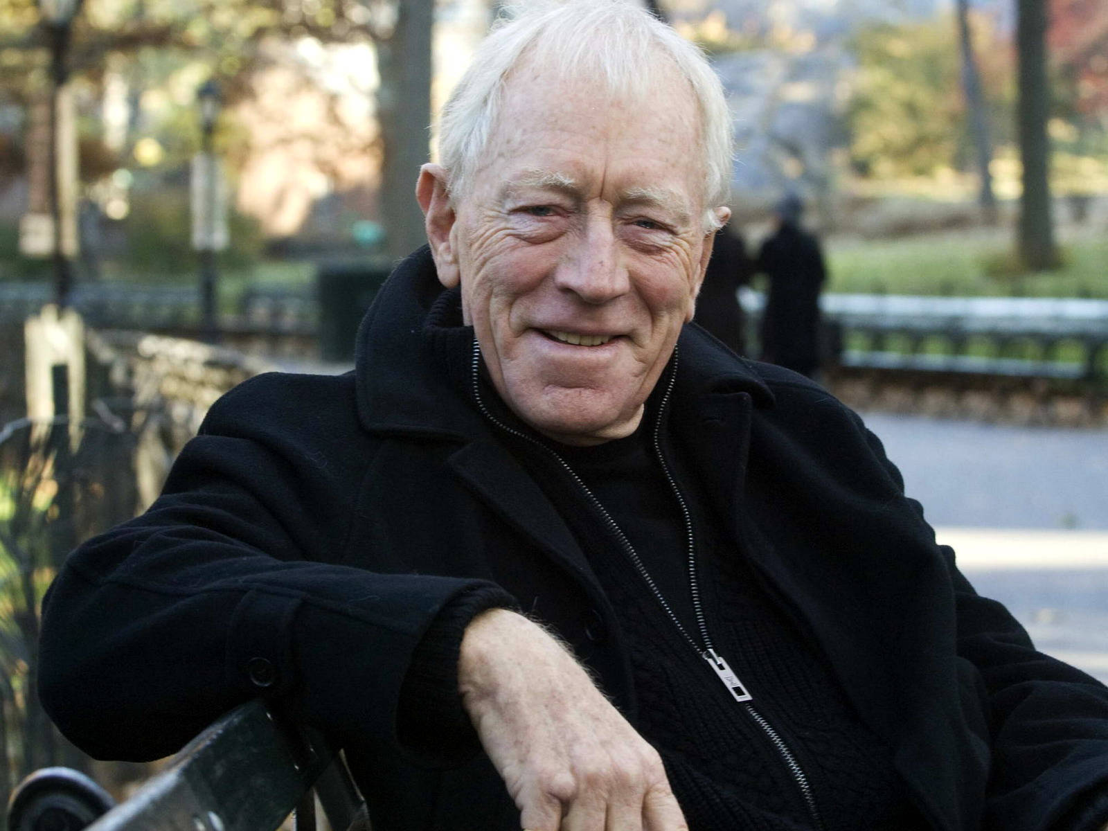 Max Von Sydow At The Park Wallpaper
