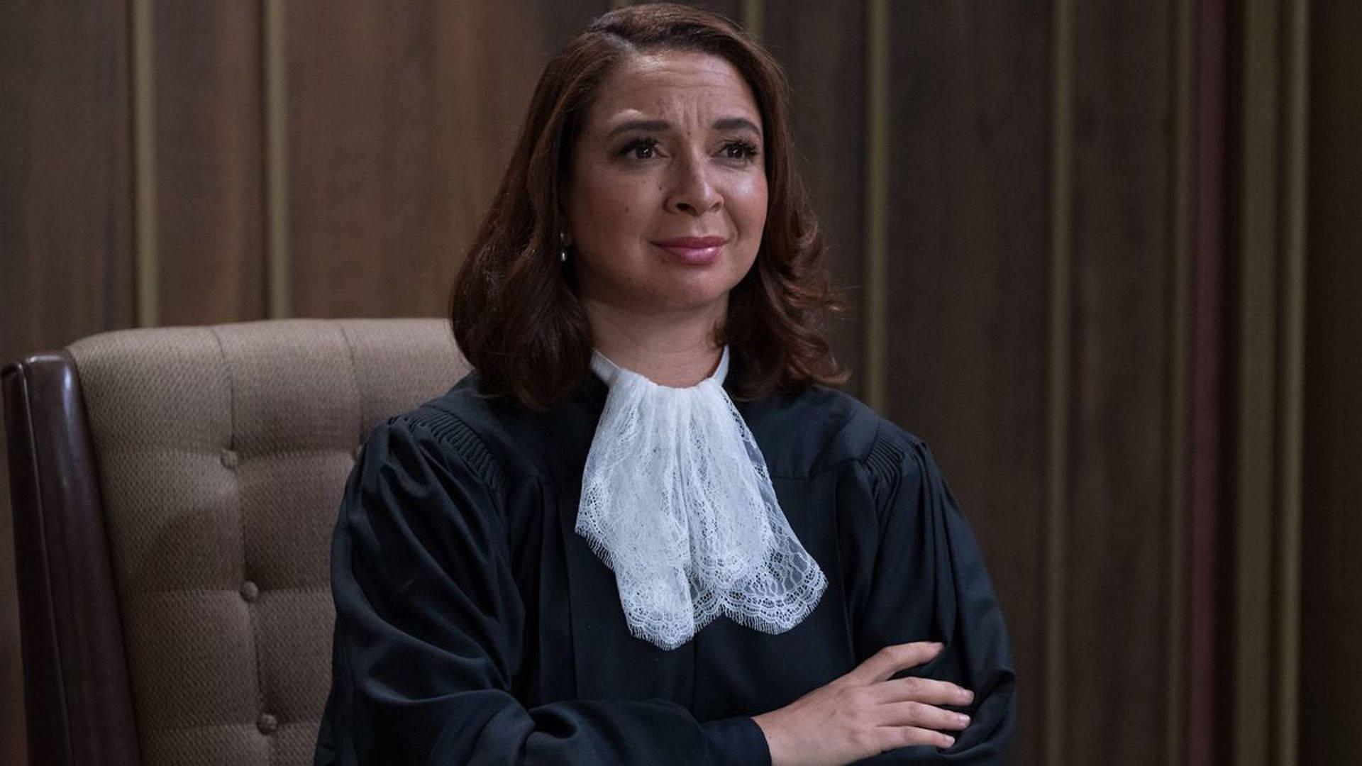 Mayarudolph Als Richterin In Der Zweiten Staffel Von The Good Place Wallpaper