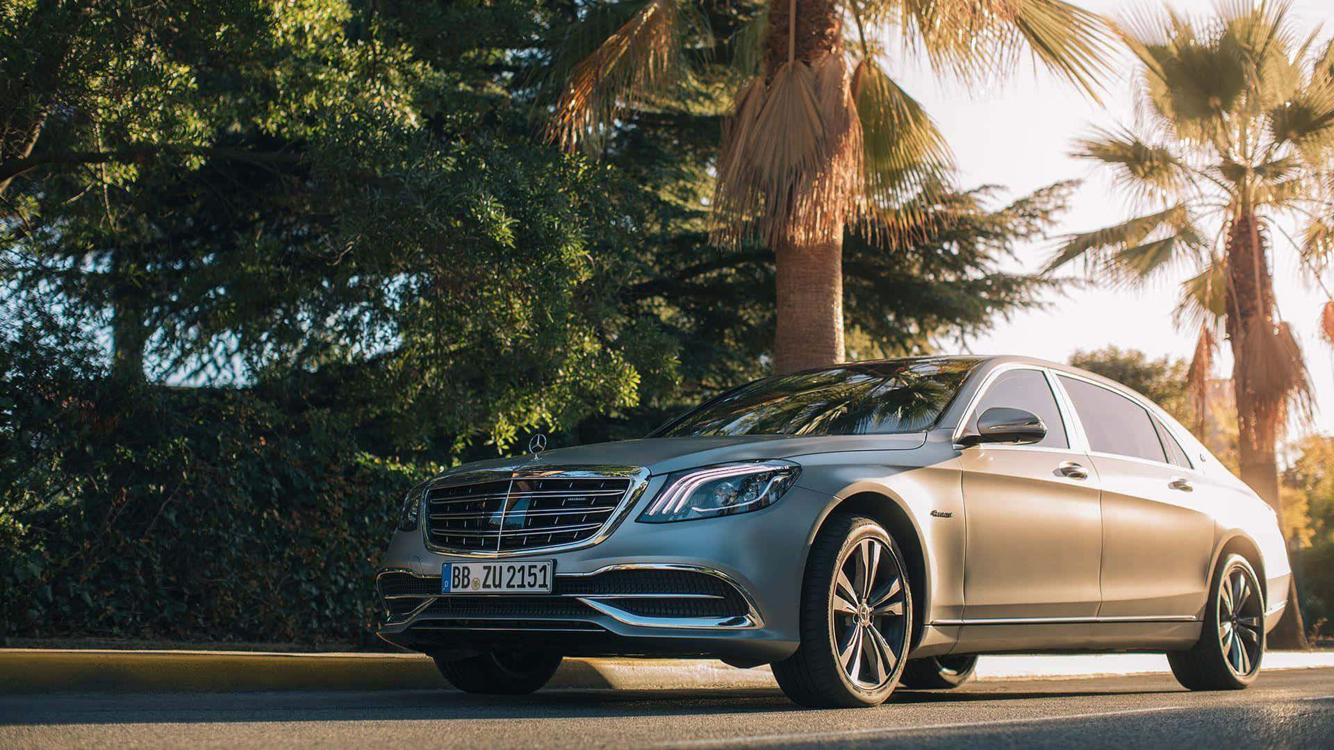 Maybach Luxueux Sur La Route Fond d'écran