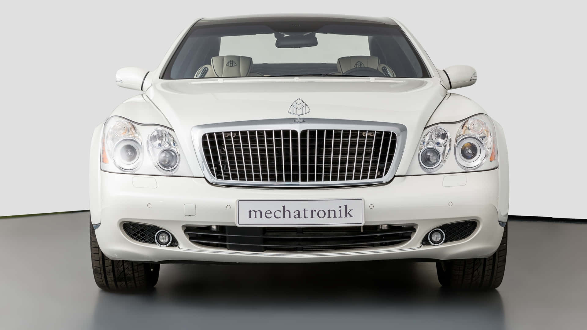 Vue Frontal De Maybach Landaulet Fond d'écran