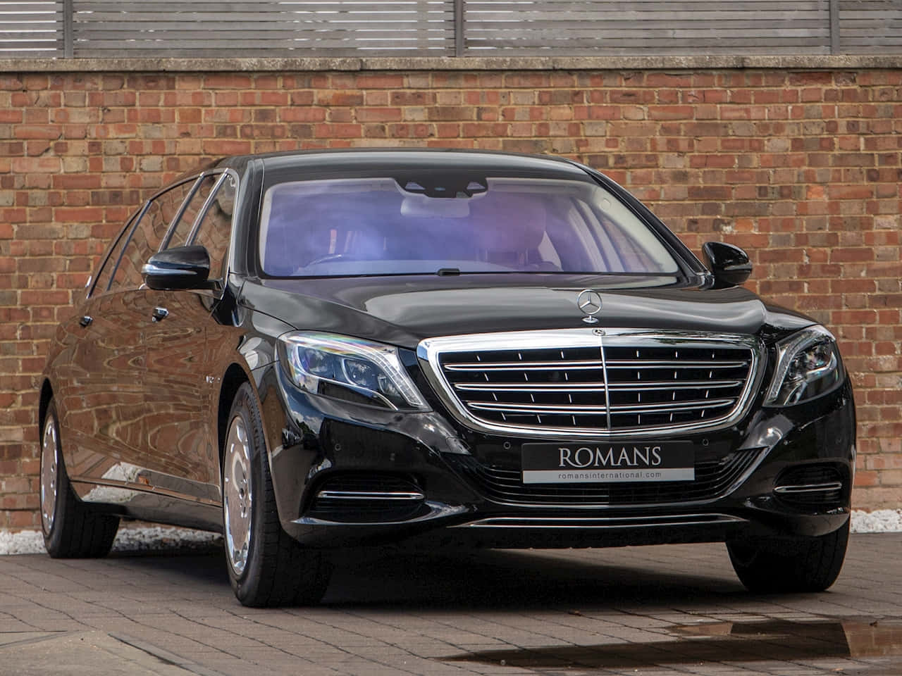 Maybach S600 - Luxe, Kracht En Elegantie Incarnatie Achtergrond