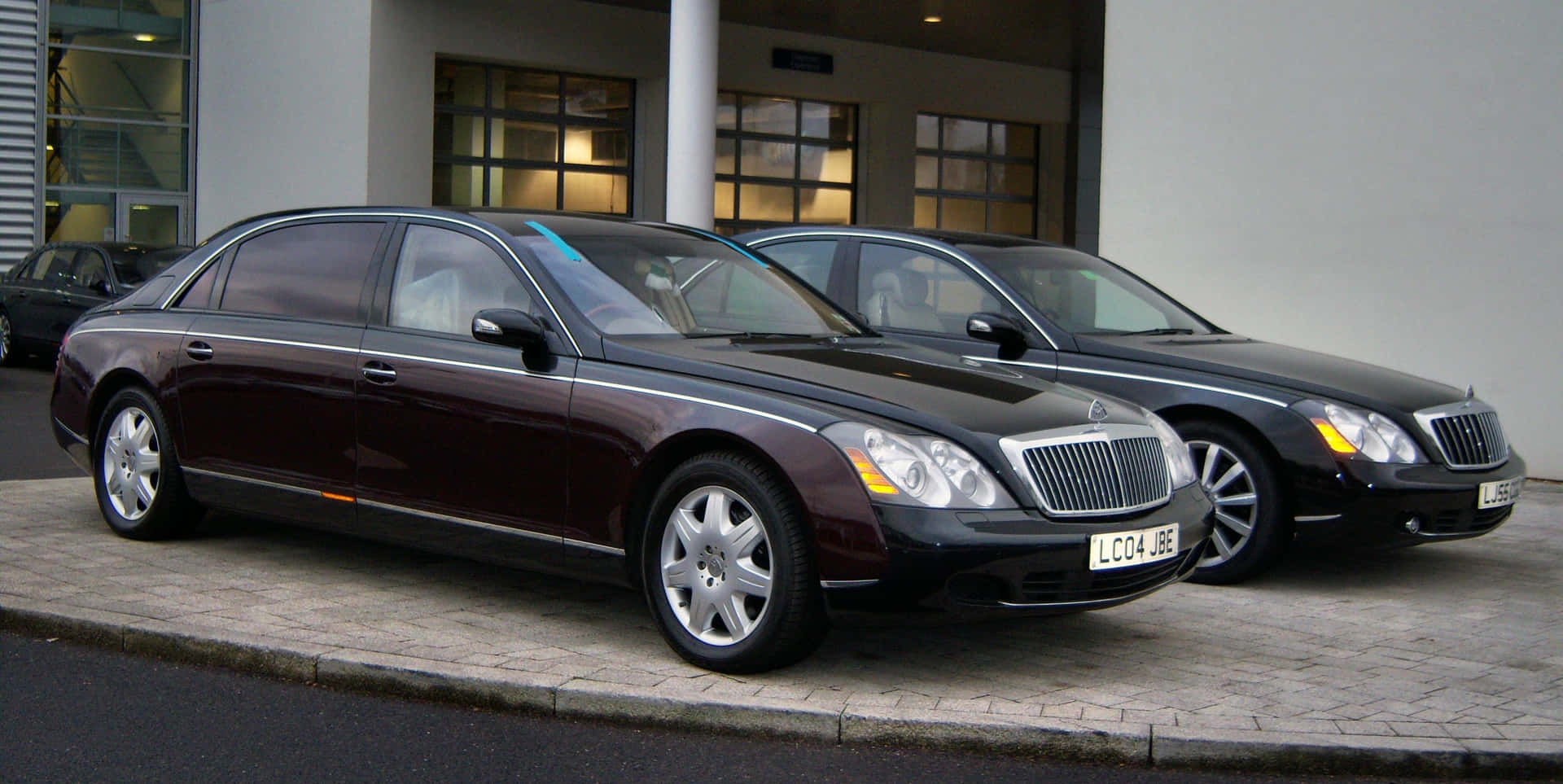 Maybach62 S Luxury Sedans Parked Wallpaper
