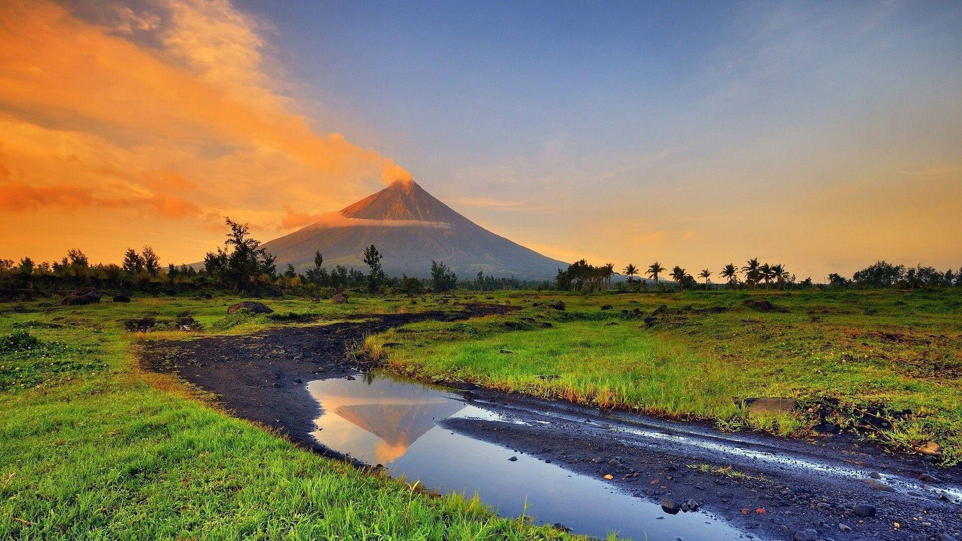 Mayon Vulkan Fra Filippinerne Skrivebordsbaggrund Wallpaper