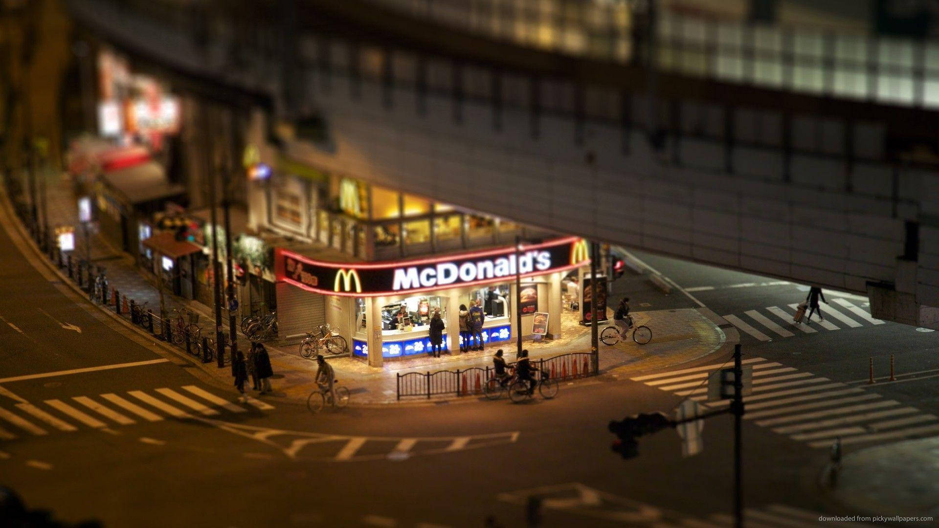 McDonald's At Nighttime Wallpaper