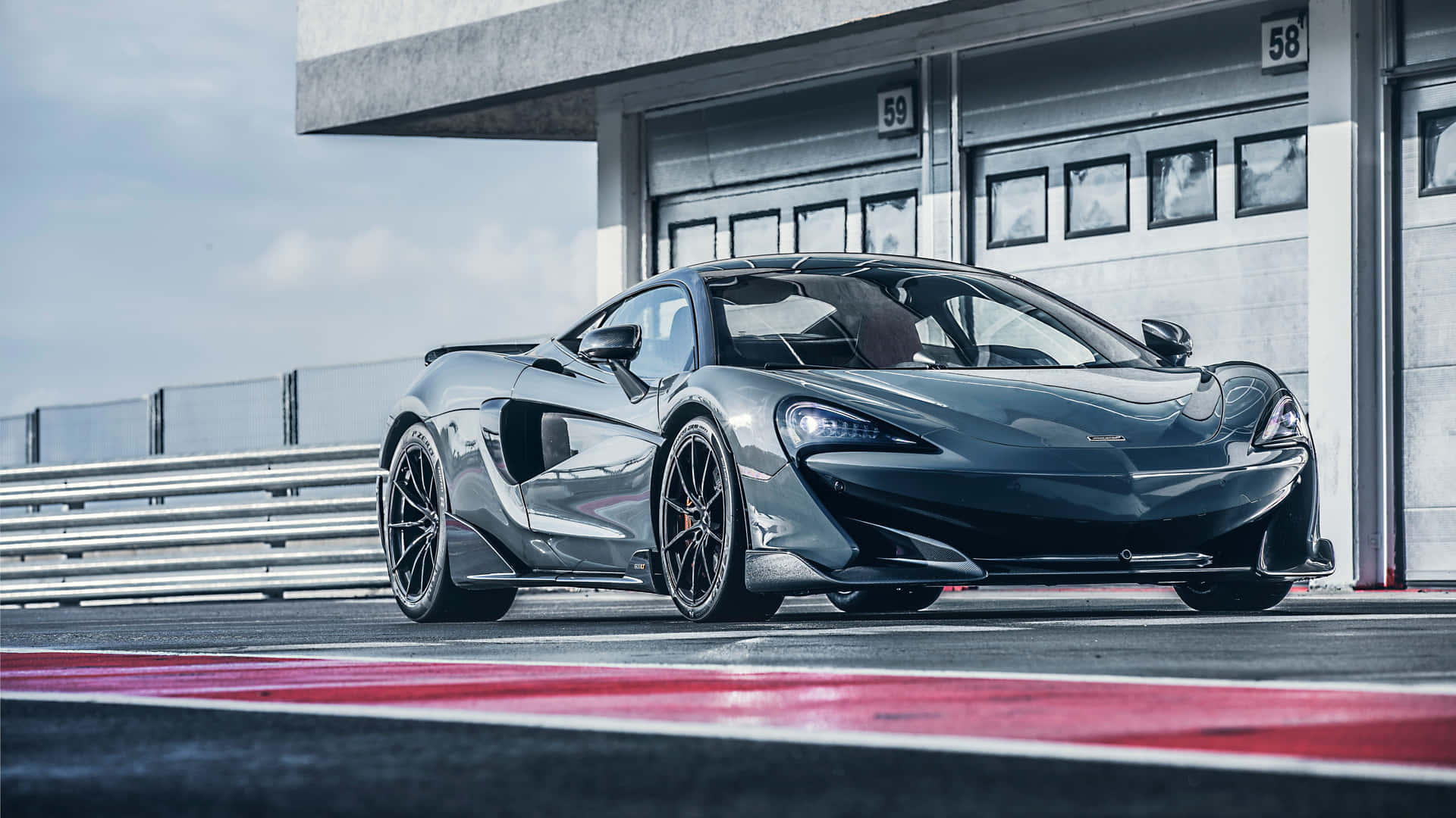 Mclaren600lt: Una Combinación Perfecta De Rendimiento Y Estilo. Fondo de pantalla