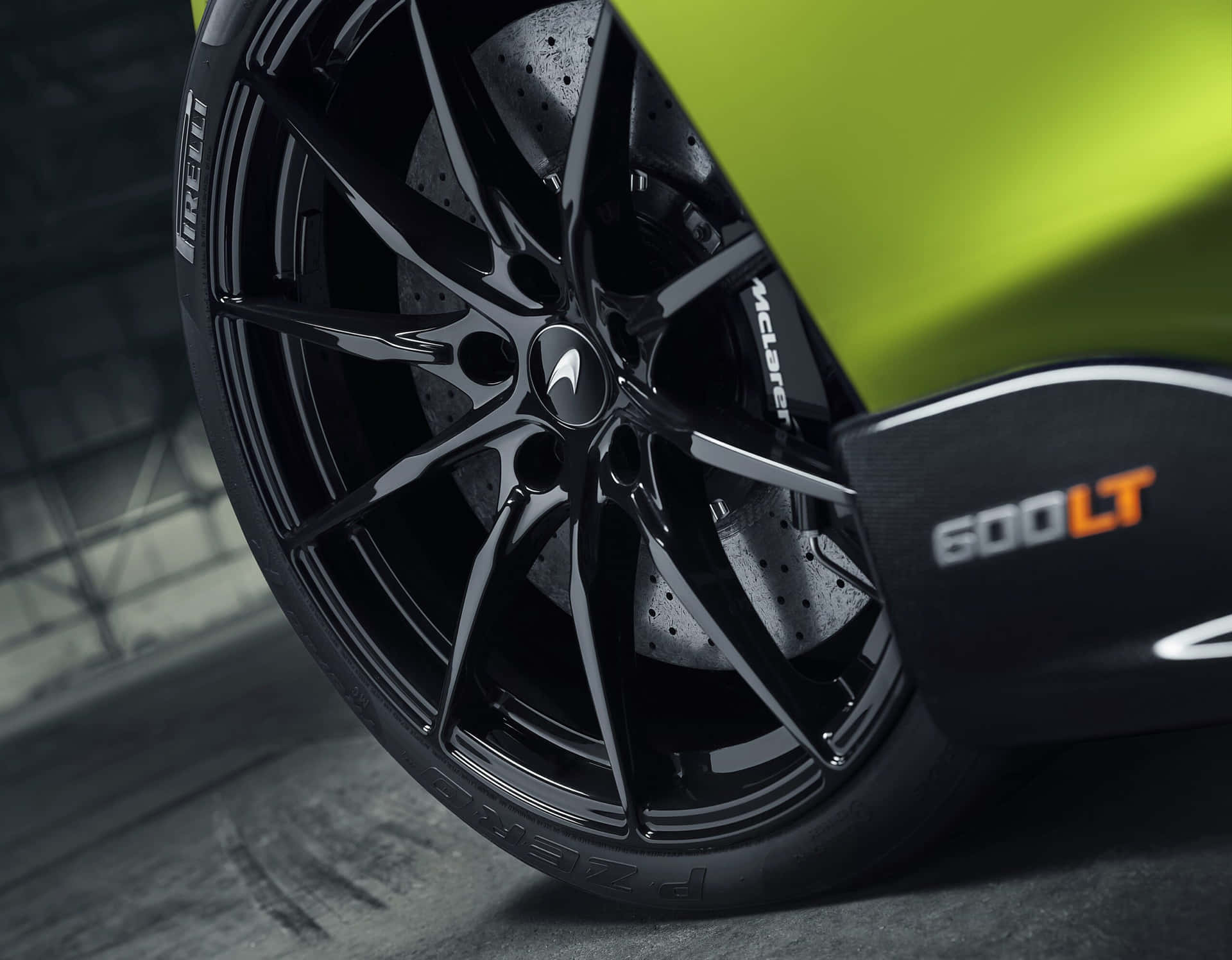 Exhilarating Performance - McLaren 600LT Spider Wallpaper