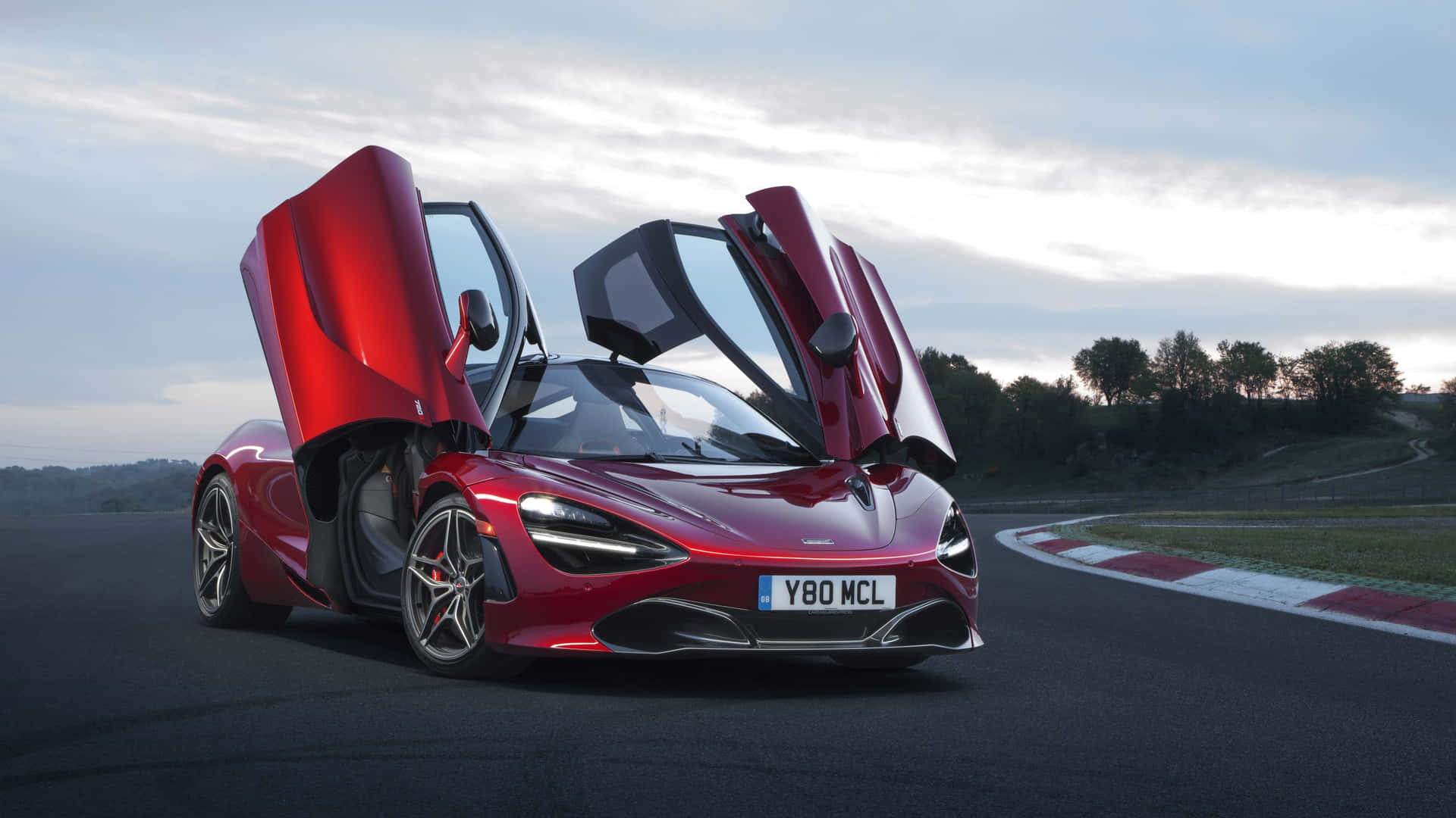 Enjoy the exhilaration of driving the All-New McLaren 720S