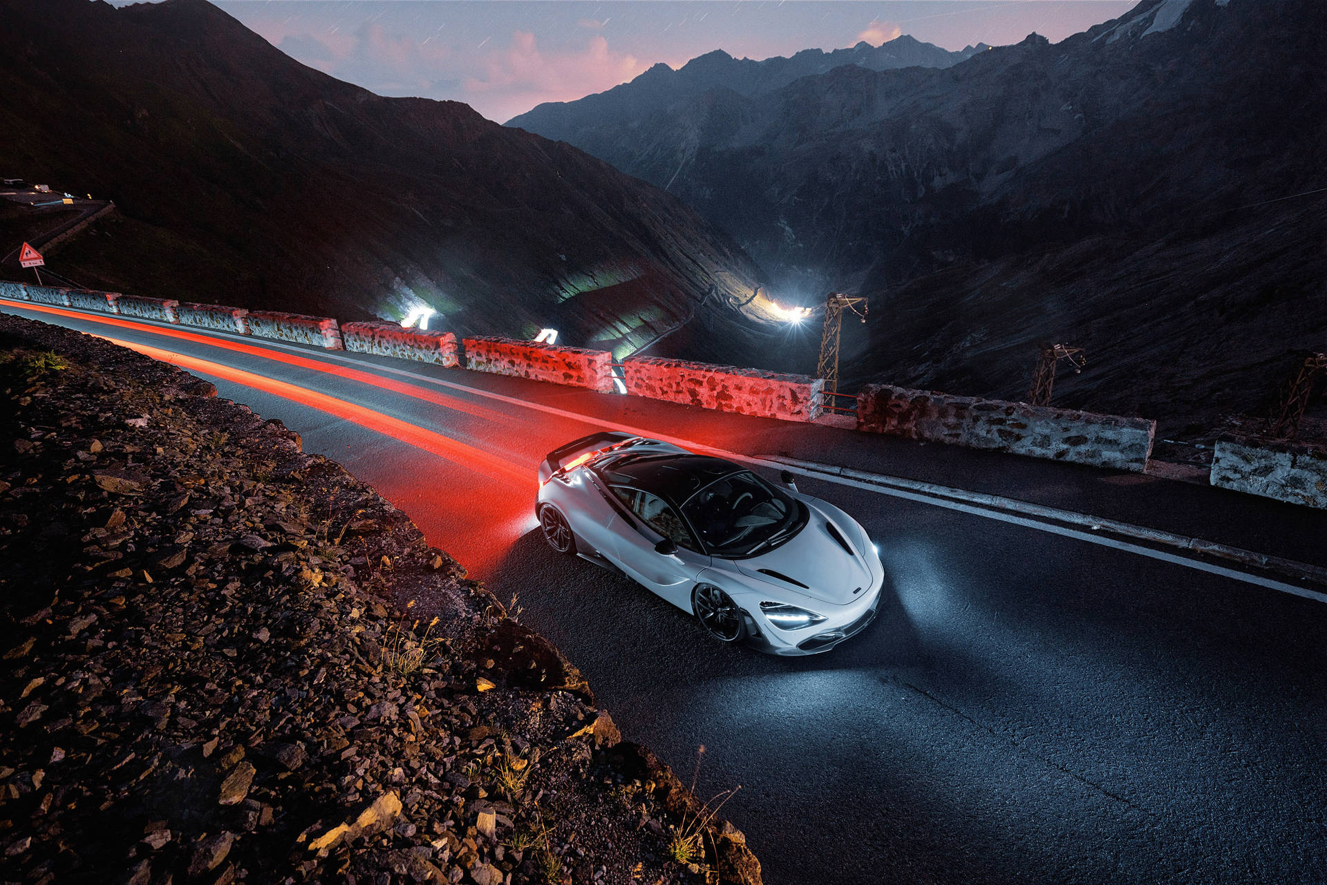 McLaren 720s White Night Wallpaper