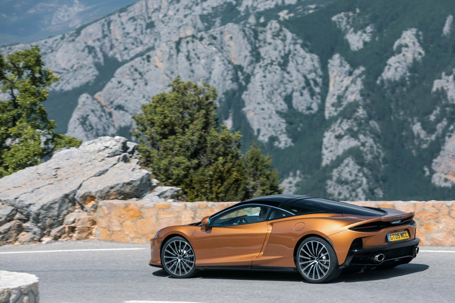 McLaren GT - Luxury Meets Performance in a Stylish Super Sports Car Wallpaper