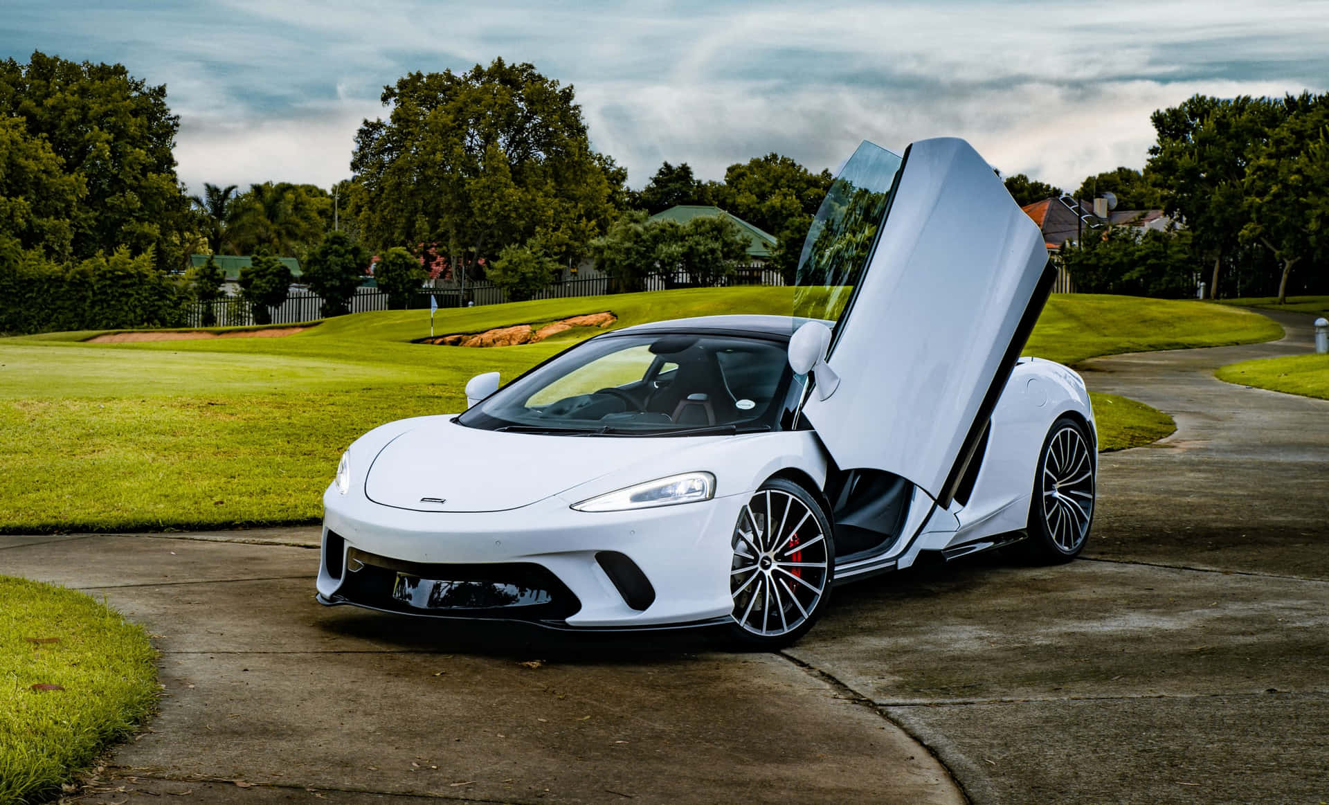 The Alluring McLaren GT: A Blend of High Performance and Luxury Wallpaper