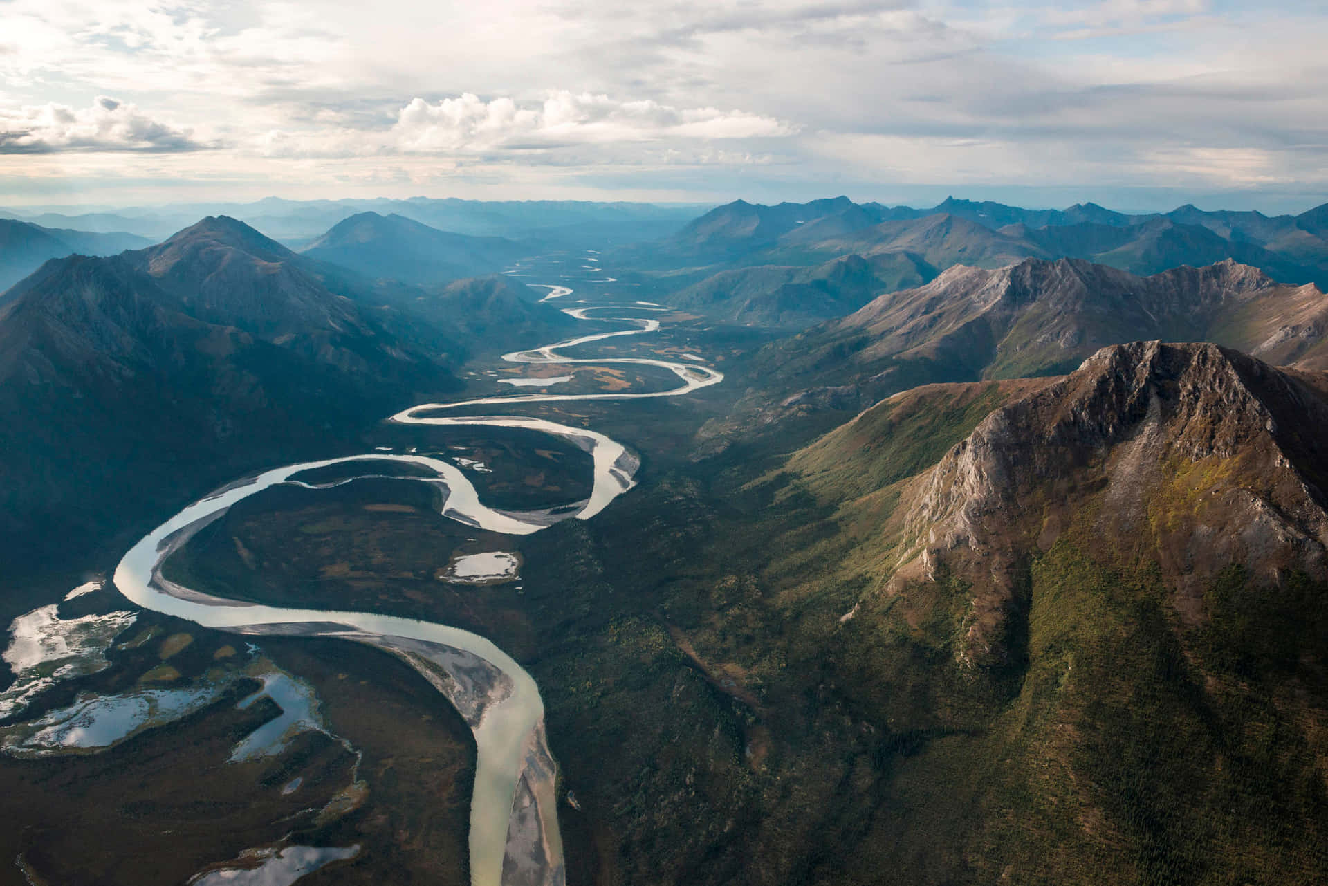 Géomorphologie De La Vallée Du Fleuve Méandreux Fond d'écran