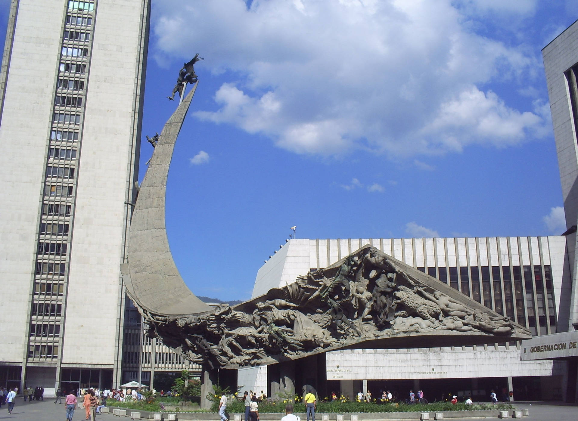 Monumento A La Raza De Medellín Papel de Parede