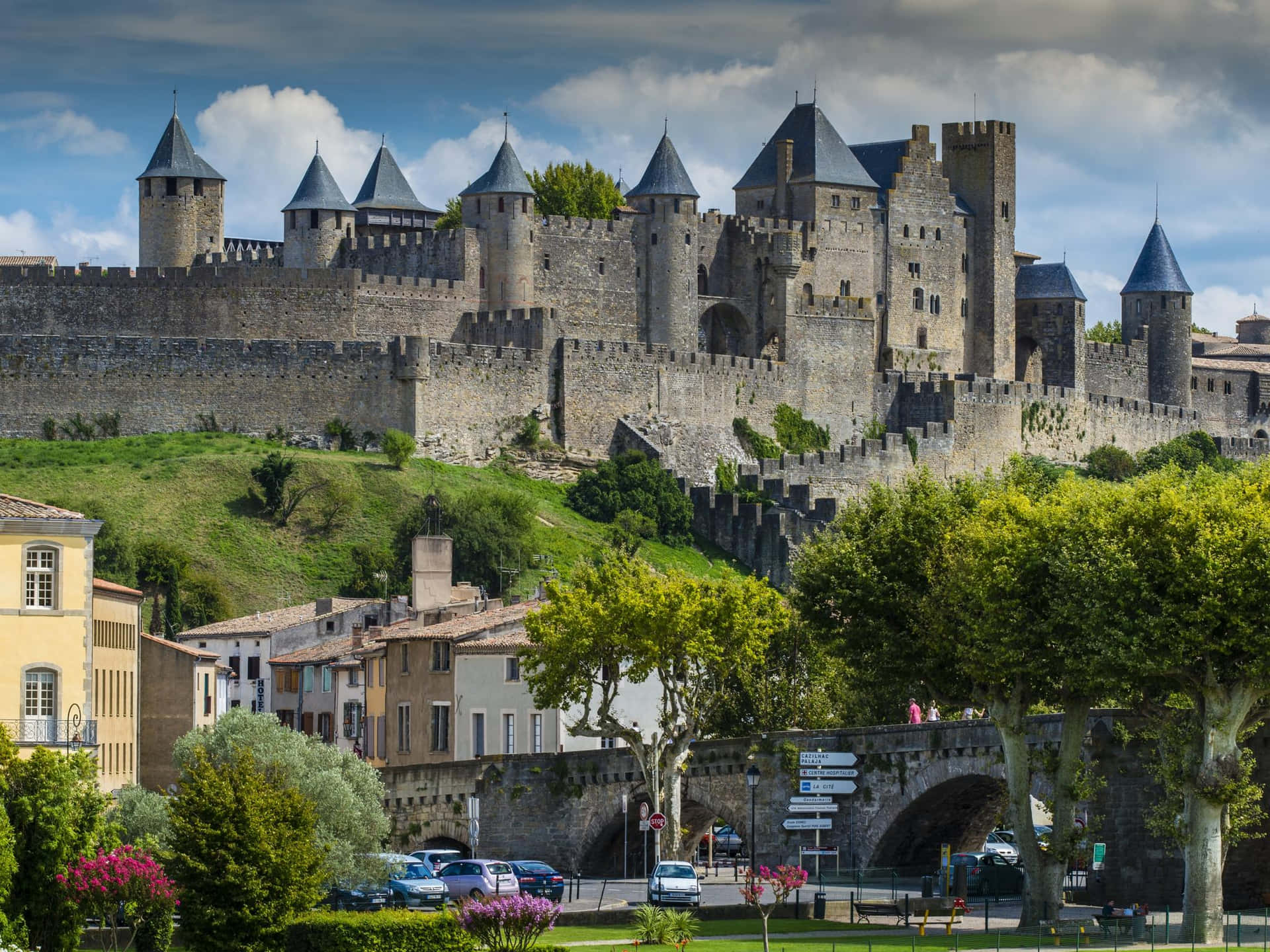 Medieval Fortified City With Chateau Comtal In Carcassonne Picture