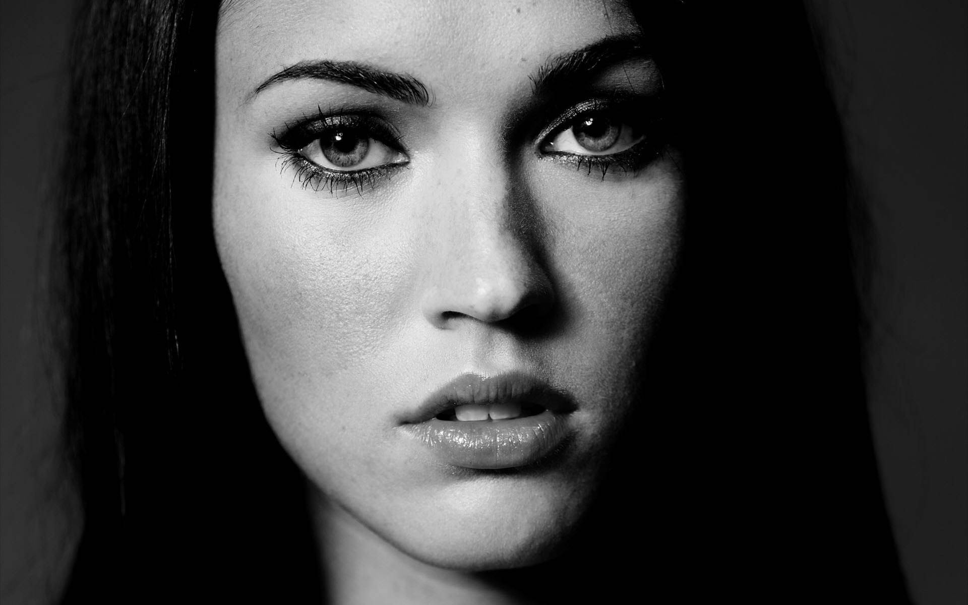 Megan Fox Hd Monochrome Close-up Wallpaper