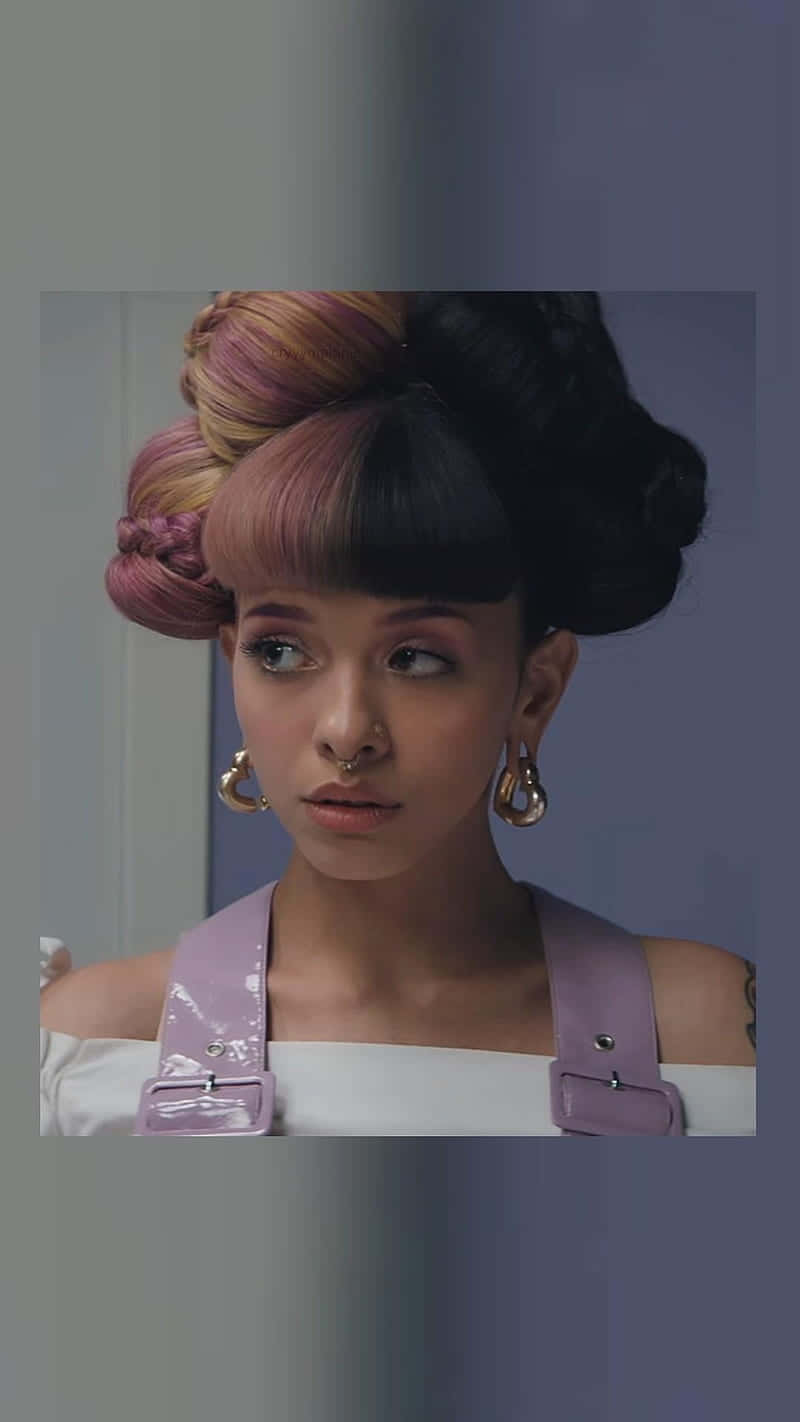 Brighten up your day with these mesmerizing Melanie Martinez Aesthetic images 🤩 Wallpaper