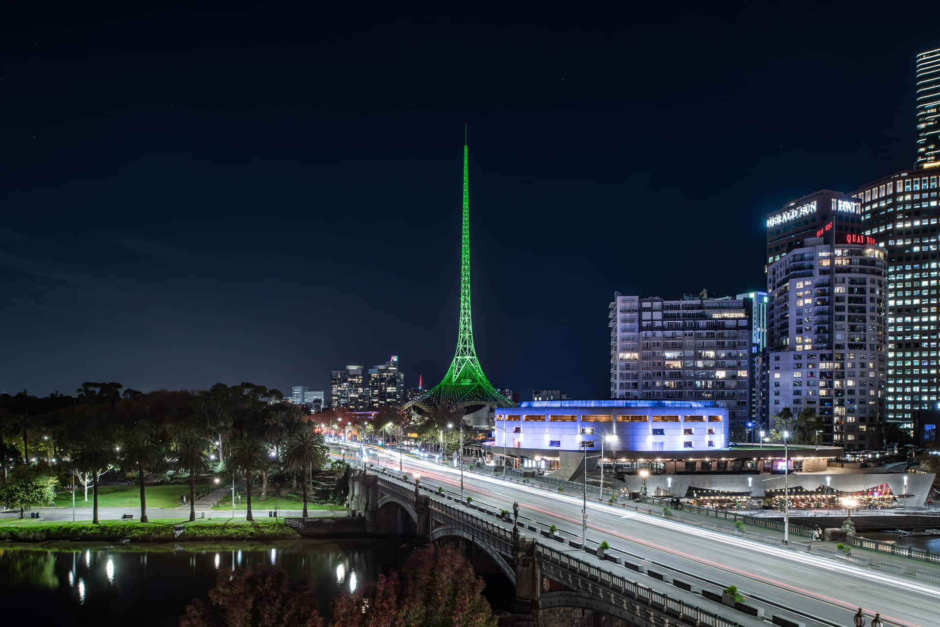 Melbourne Night Skylinewith Arts Centre Spire Wallpaper