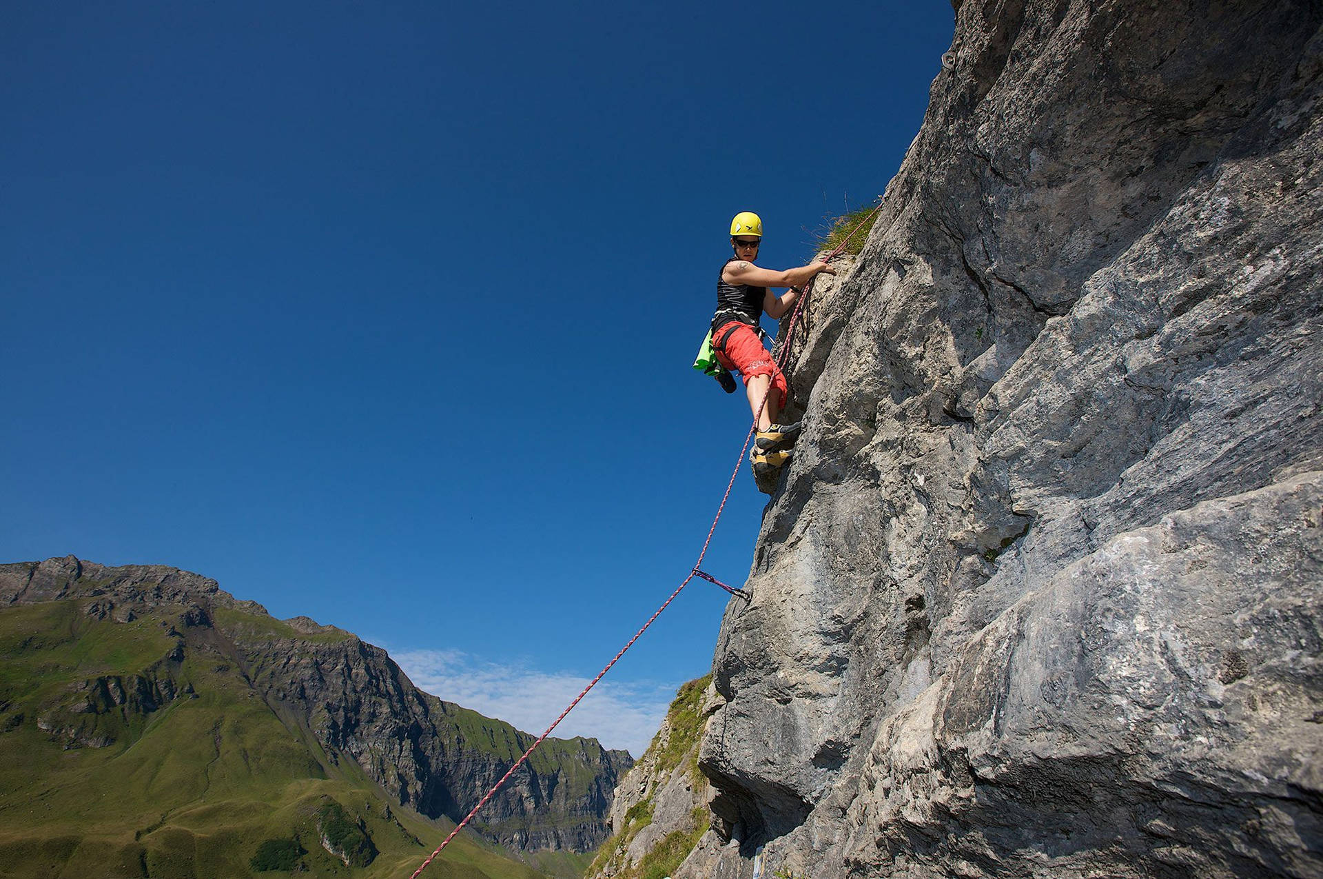 Melchsee-Frutt Sport Klatring Live Tapet – Udforsk bjerge af sydlige Østrig mens du klatrer. Wallpaper