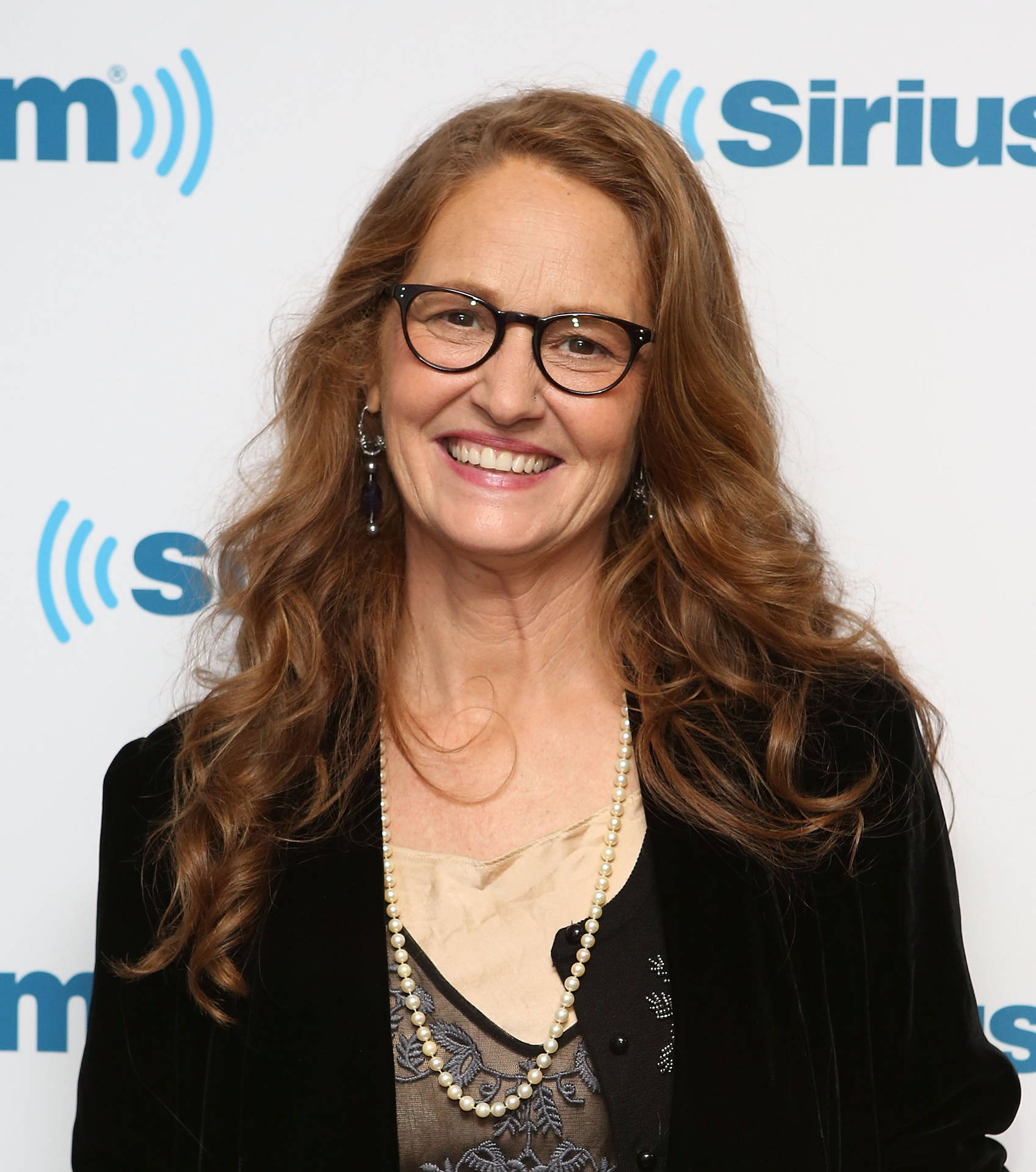 Melissa Leo Actress Smile With Spectacles Wallpaper