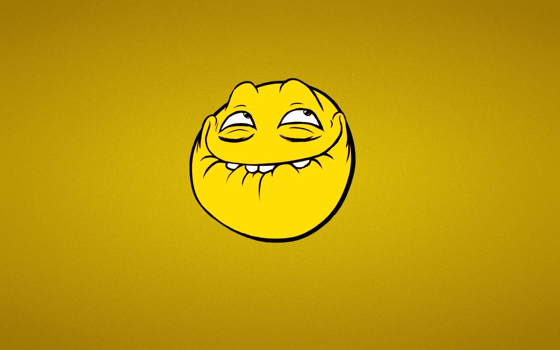 Yellow rage comic meme showing smiling face, happy emotion.