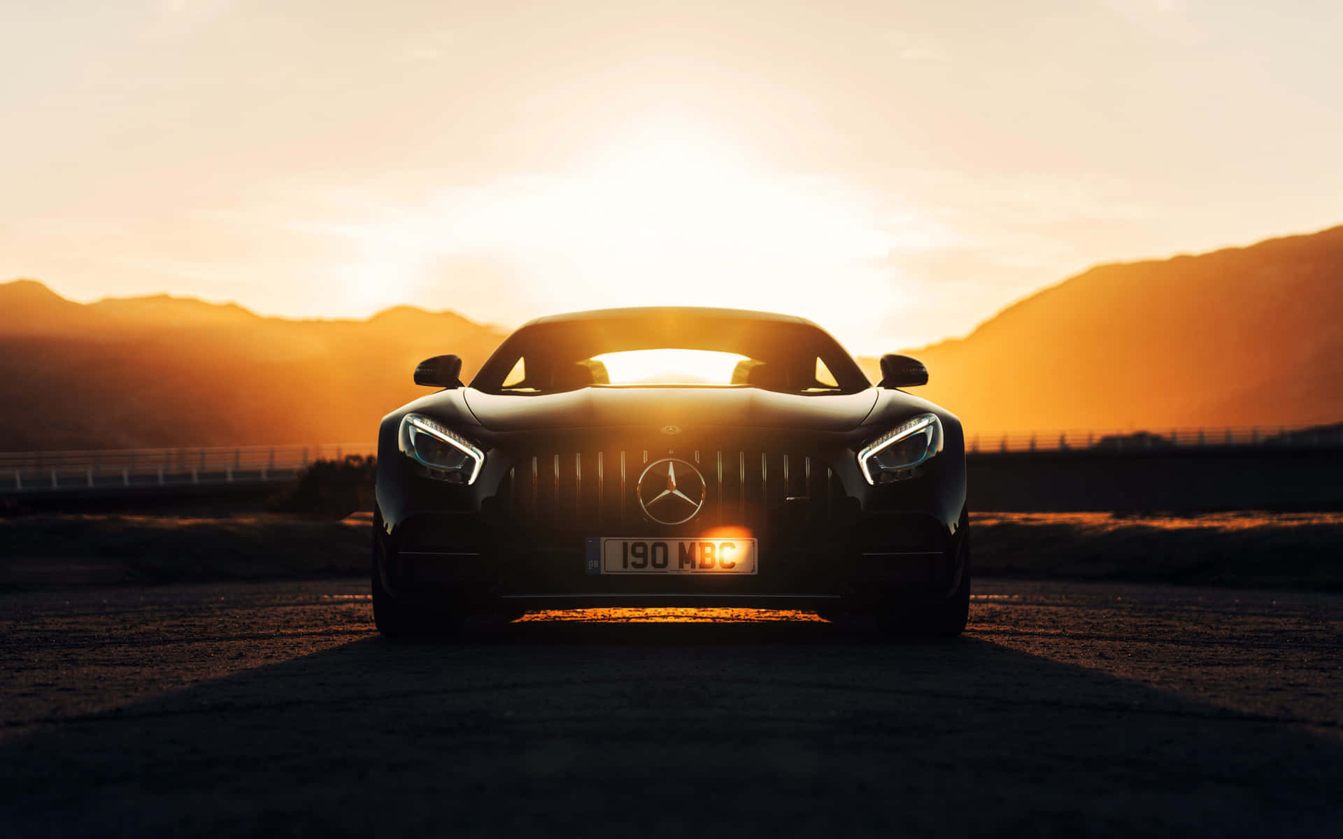 Opdag kraften i Mercedes-AMG GT Wallpaper