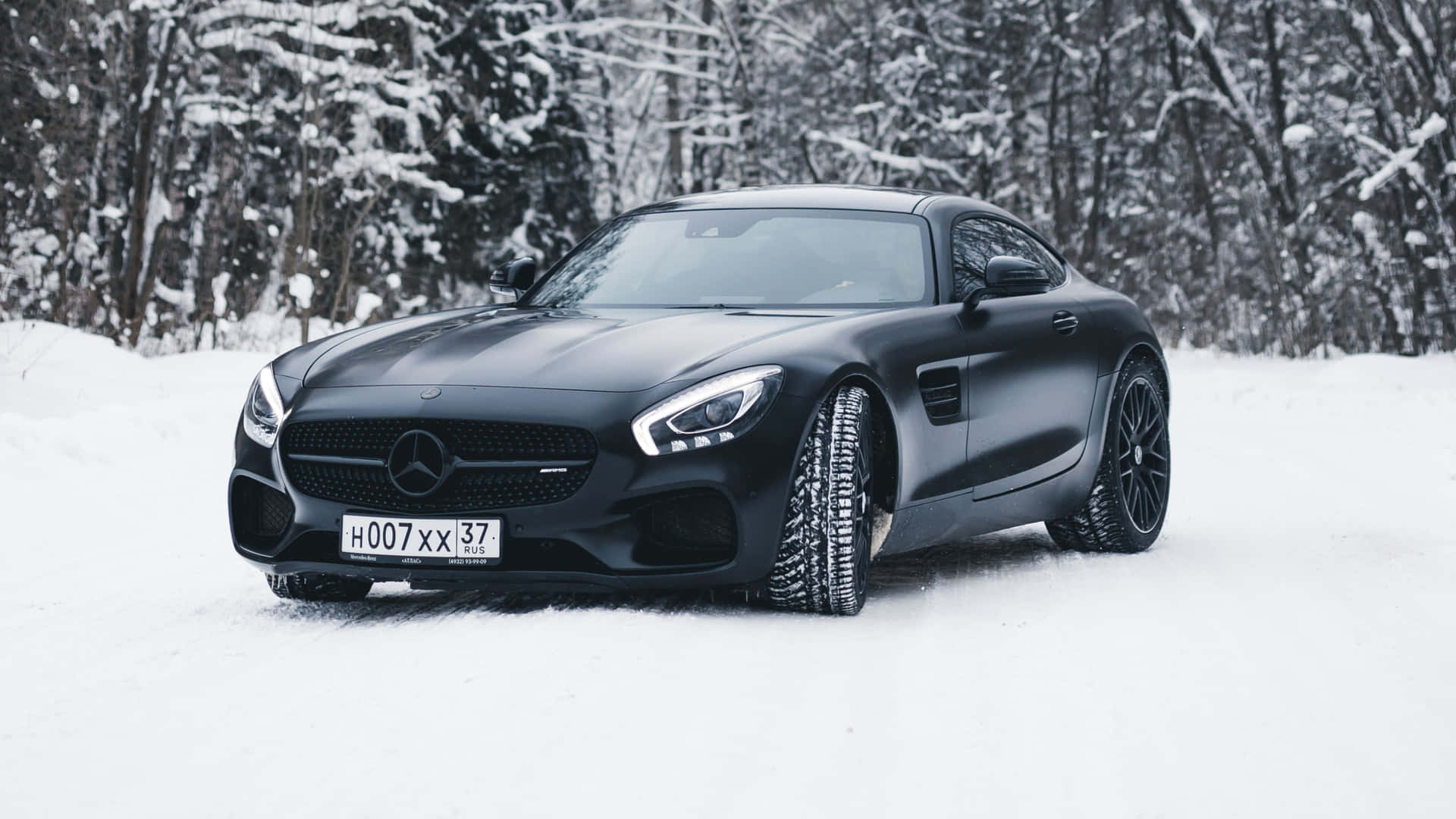 The Luxury of Driving Style - Mercedes AMG GT Wallpaper