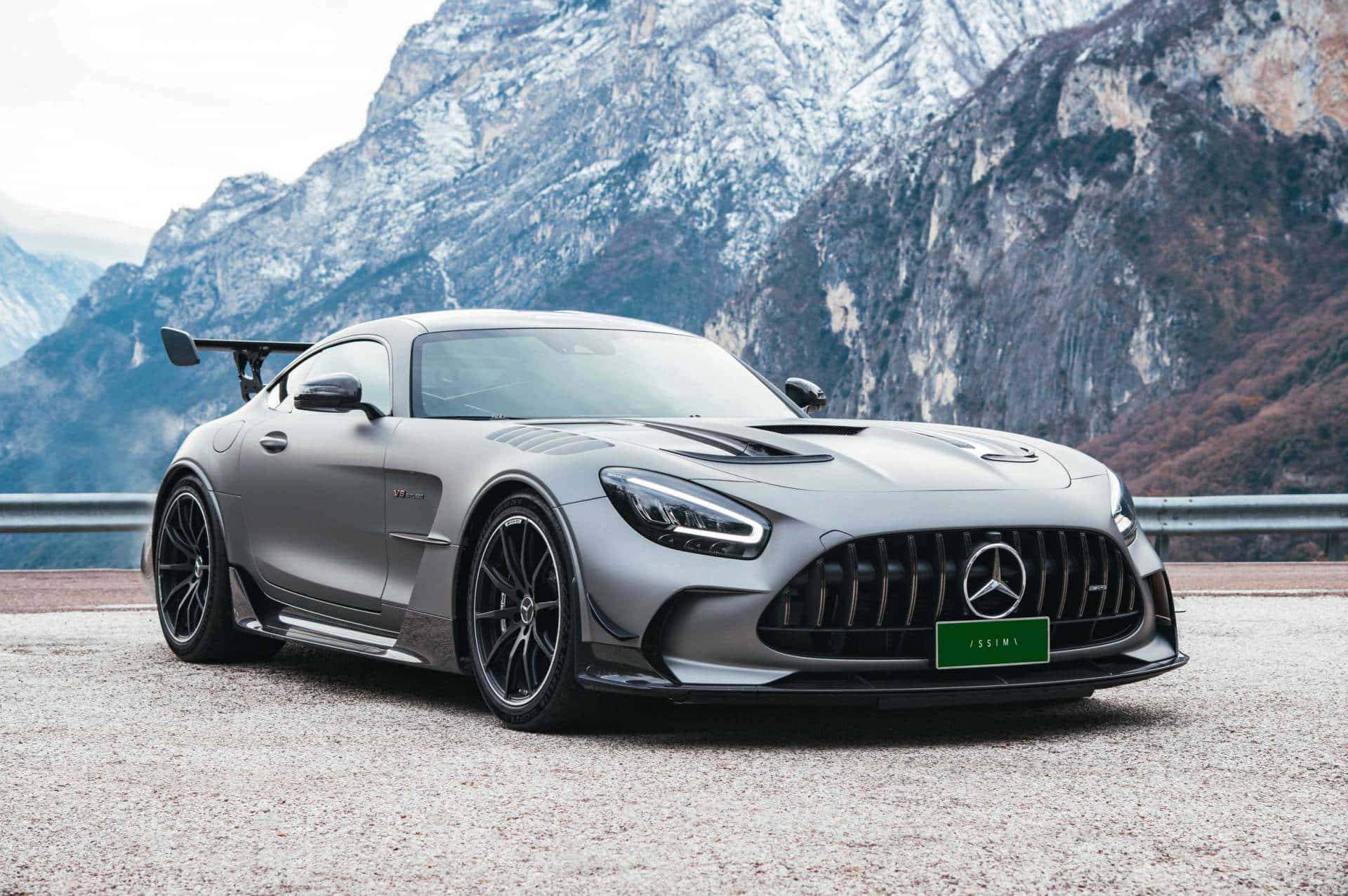 Mercedes Benz Amg Gt Éblouissante En Action Fond d'écran