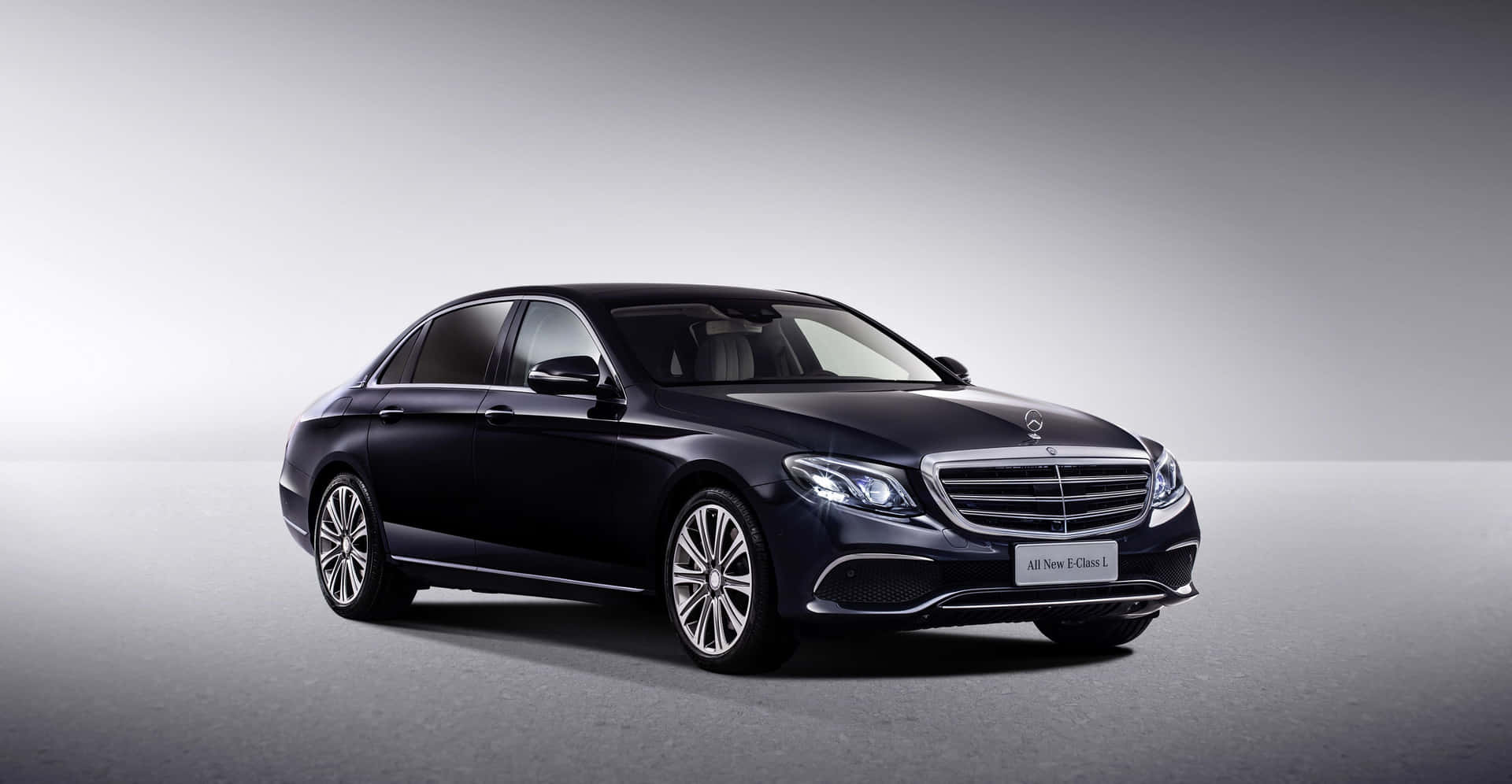 Experimentala Excelencia Con El Mercedes Benz Clase E Fondo de pantalla