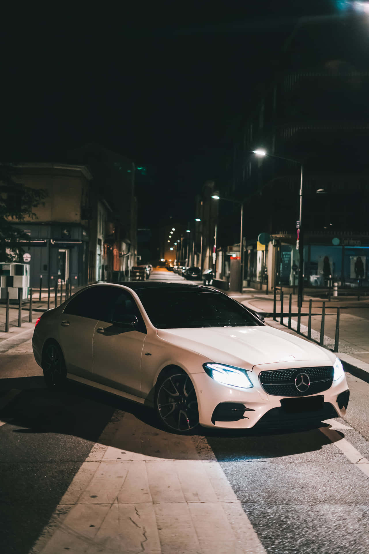 Mercedes Benz Clase E At Night Wallpaper
