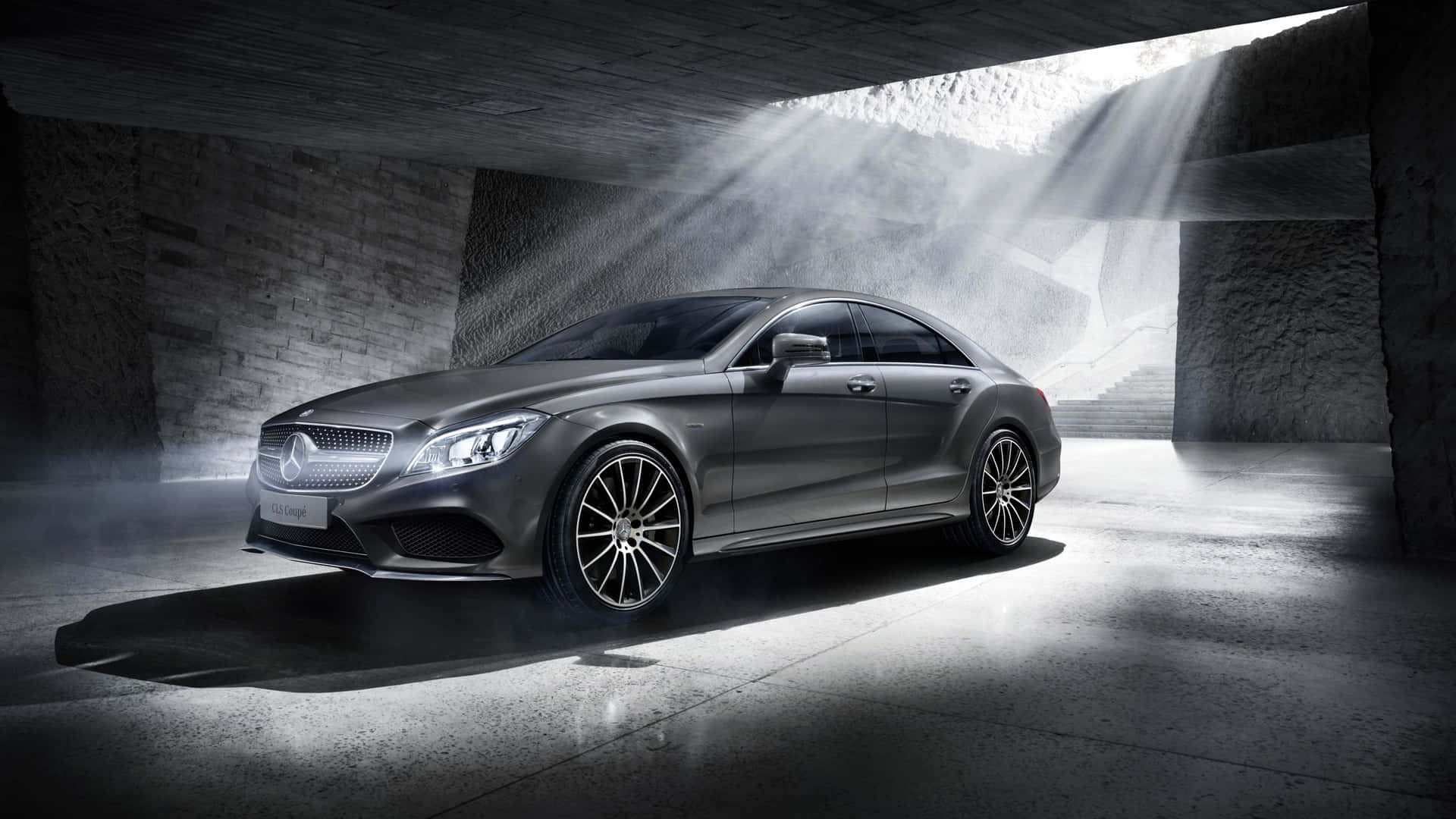 Stunning Mercedes Benz CLS-Class in Motion Wallpaper