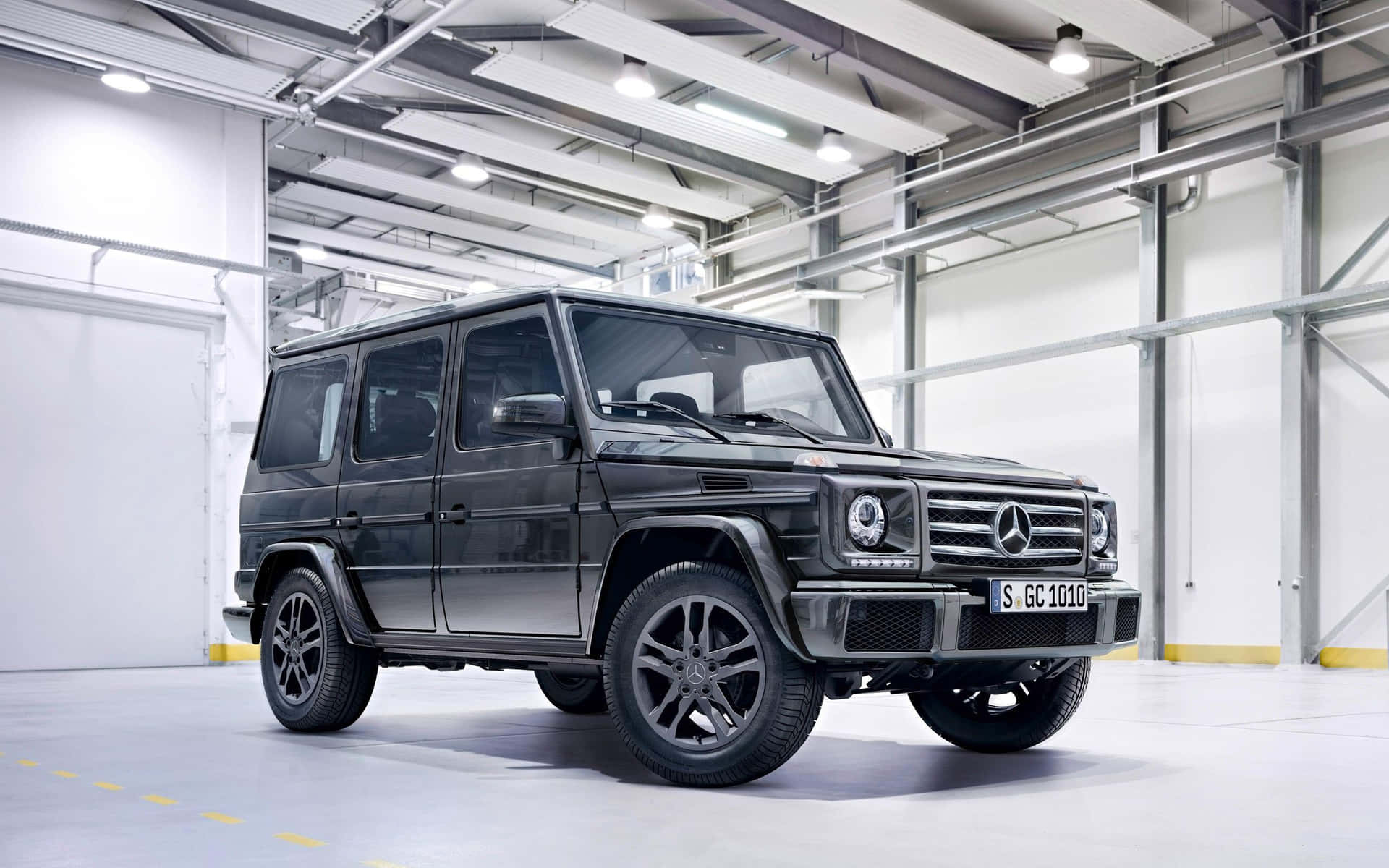 Mercedes Benz G Wagon Showroom Wallpaper