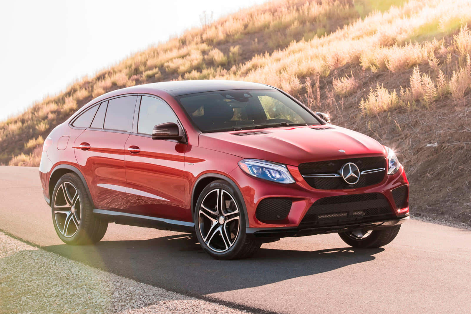 A stunning Mercedes Benz Gle-class on the road Wallpaper